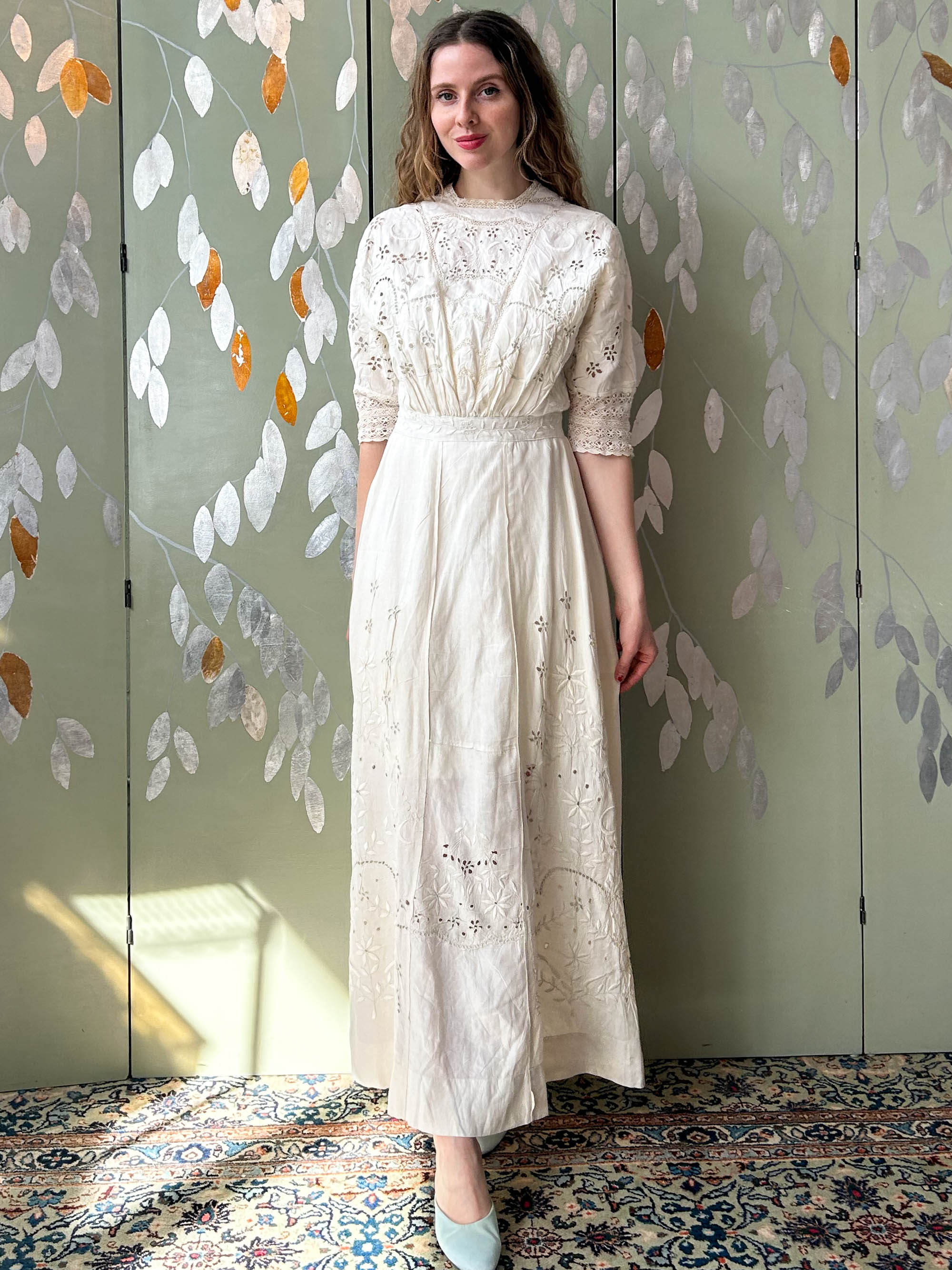 Antique 1900s White Linen Embroidered Edwardian Gown, Small – Ian ...