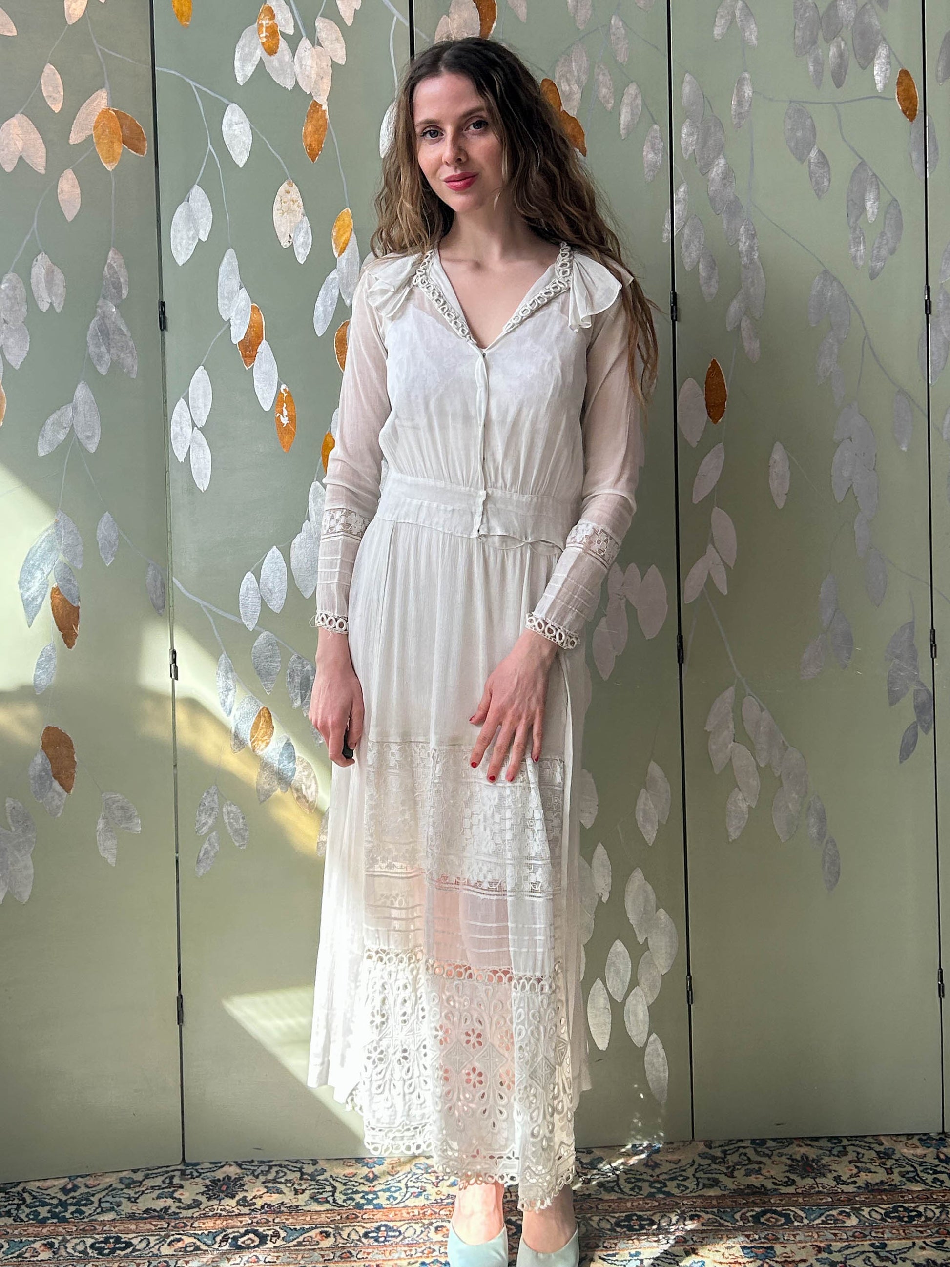 Antique Edwardian White Cotton Dress with Ruffle Collar, Small Antique Edwardian White Cotton Dress with Ruffle Collar, Small