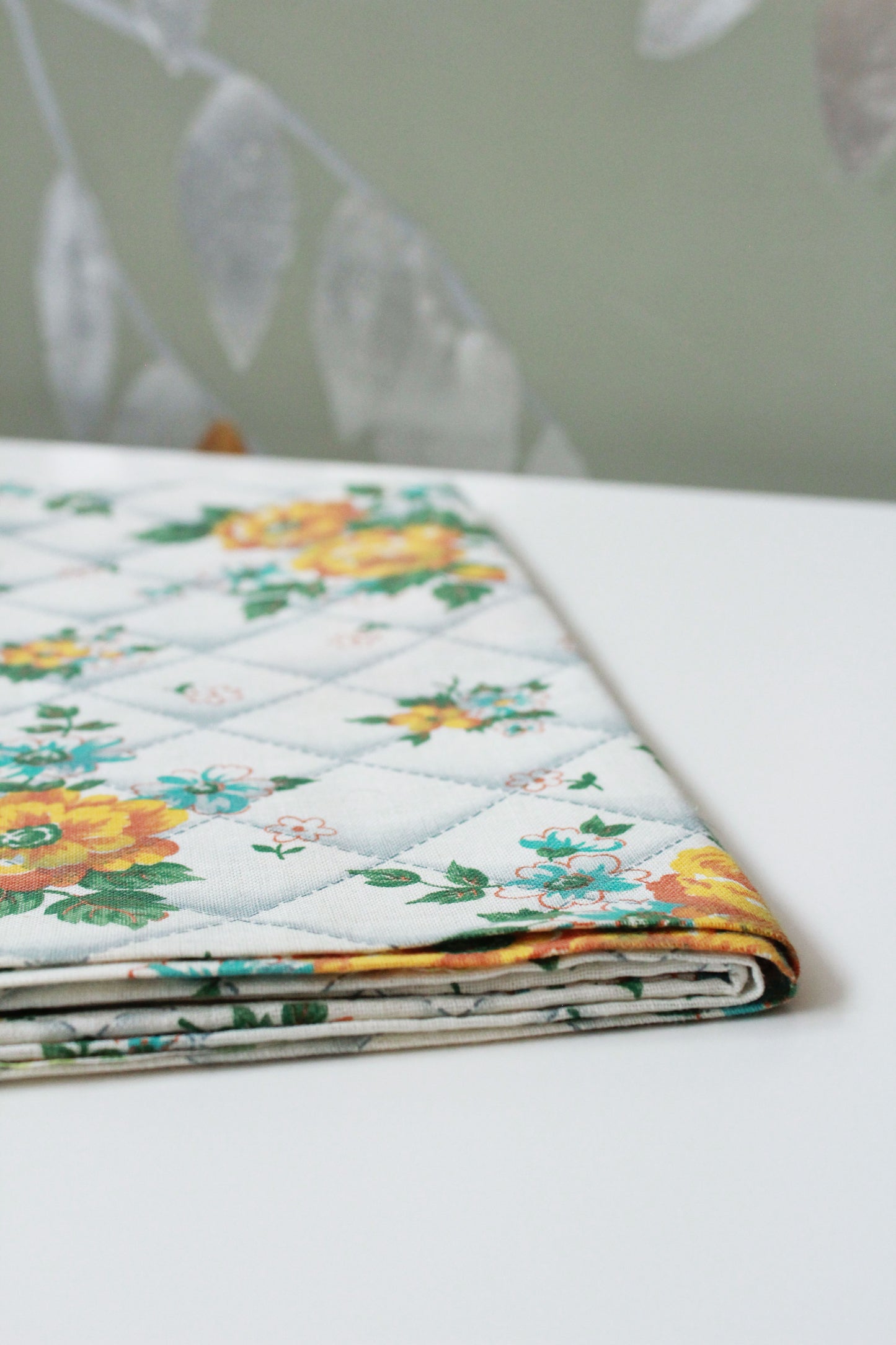 1930s Yellow Flower Feedsack, Yellow/Green/White flowers, Vintage 1940s fabric, Summer Fabric