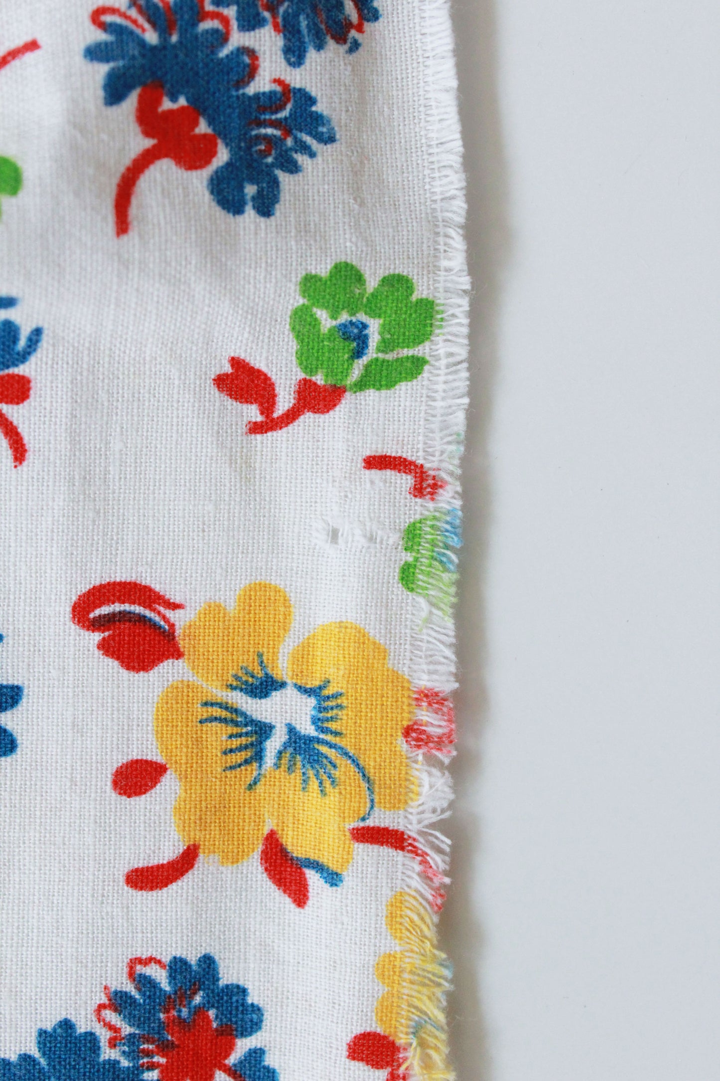 1940s Feedsack Fabric in Primary Colour Flowers, Red, Blue, Green, Yellow. Vintage Fabric, Mid Century