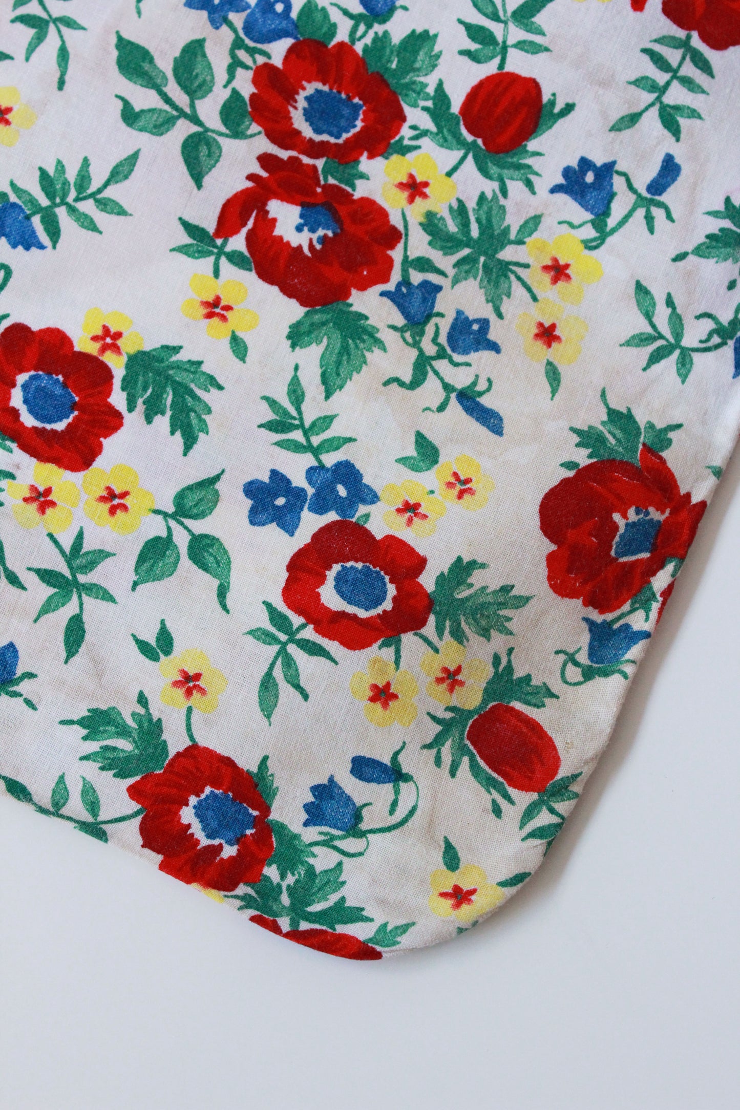 1940s Floral Feedsack Fabric With Red Flowers, Green, Blue And Yellow Details, 1940 Summer Fabric