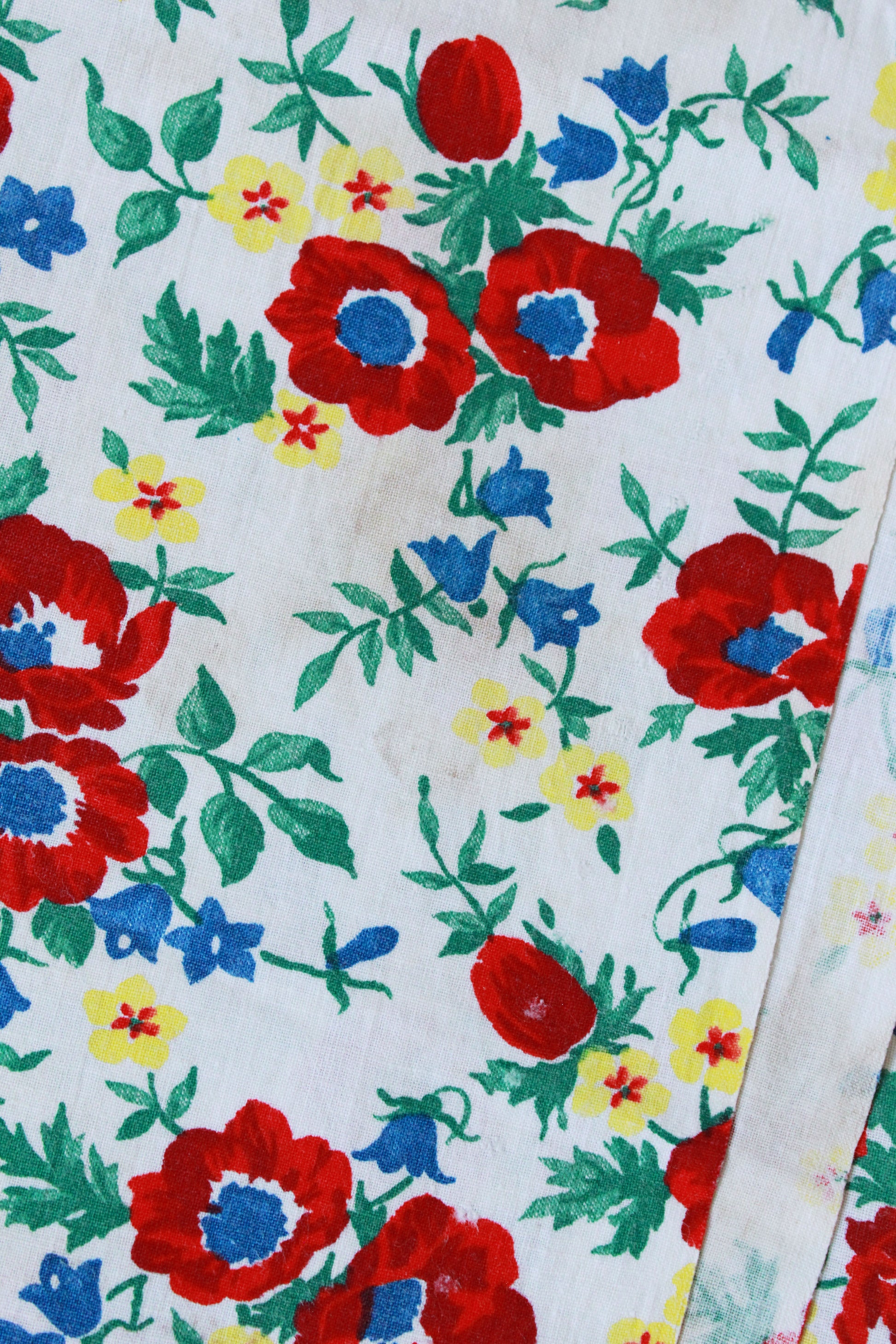 1940s Floral Feedsack Fabric With Red Flowers, Green, Blue And Yellow Details, 1940 Summer Fabric