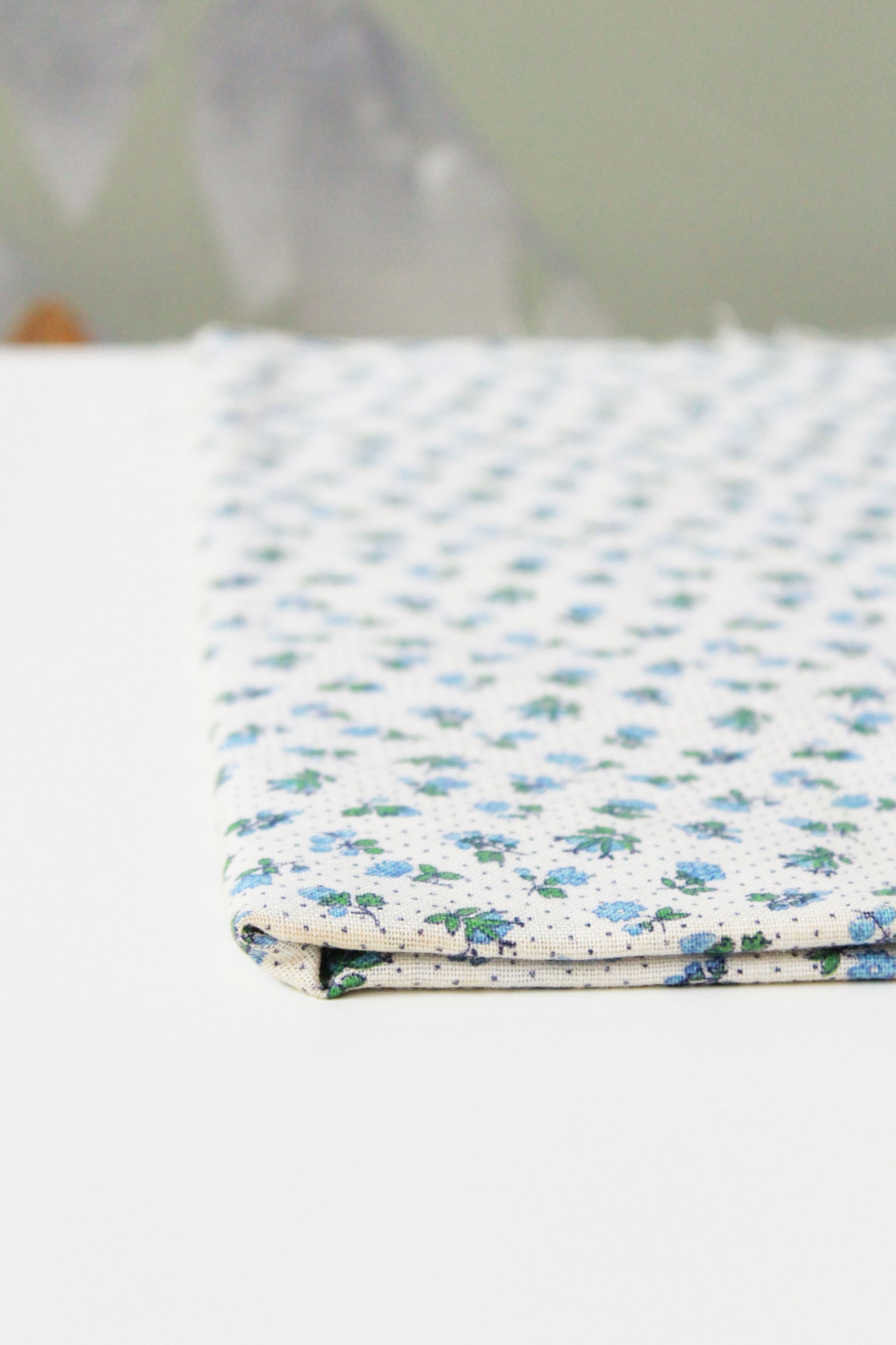 1940s Ditsy Floral Feedsack, Light Blue Flowers, 1940s Vintage Summer Fabric, Cotton