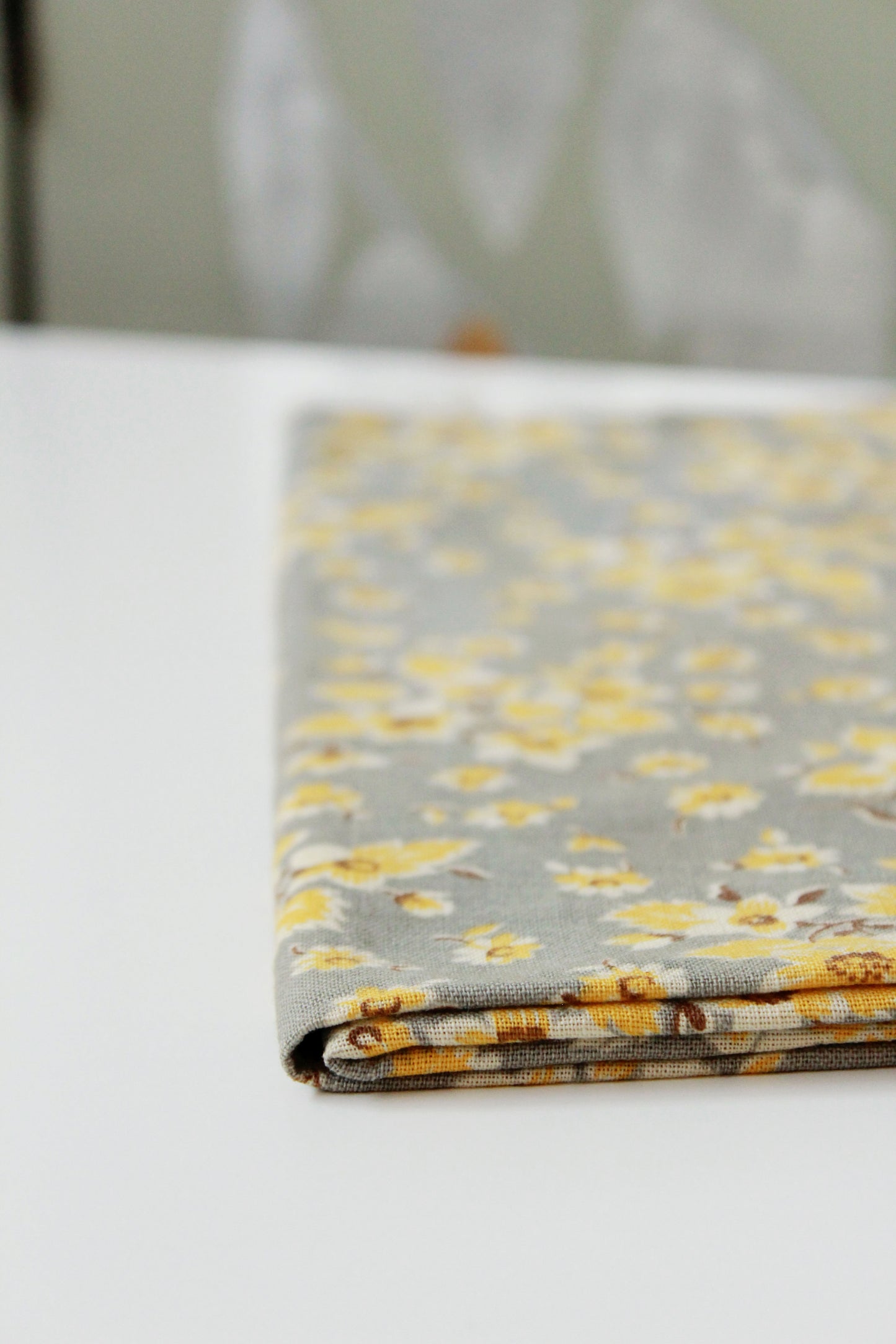 1940s Floral Feedsack, Grey/Yellow/White, Vintage 1940s Fabric, Summer Floral Fabric