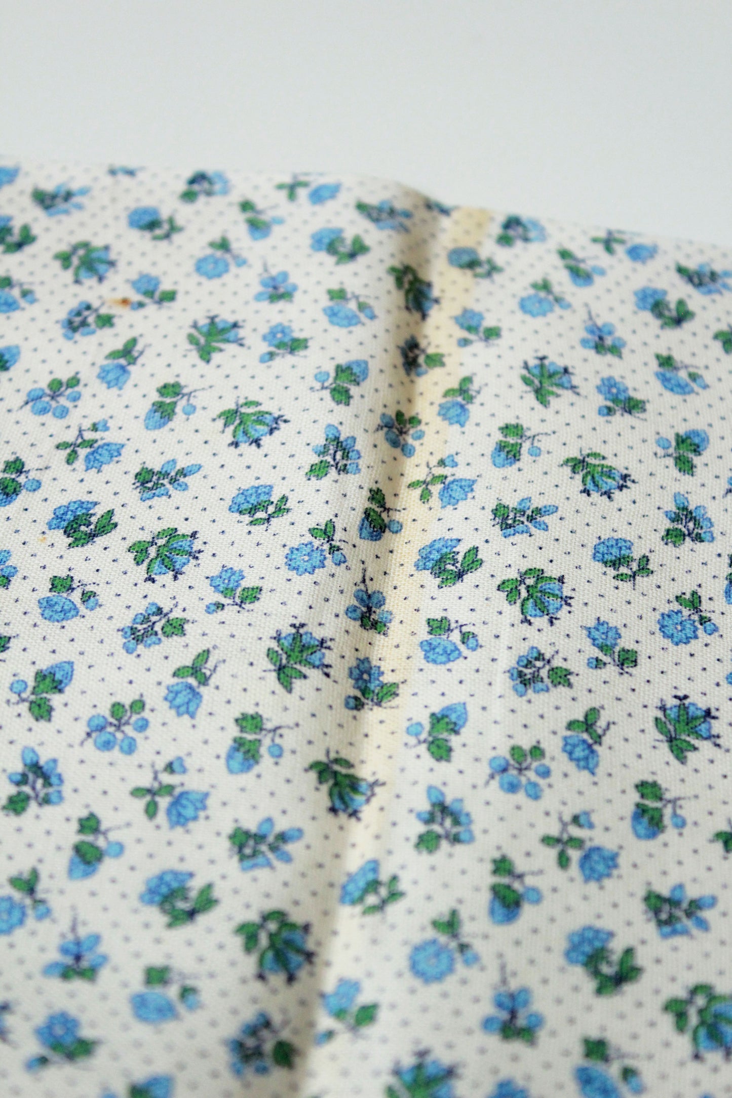 1940s Ditsy Floral Feedsack, Light Blue Flowers, 1940s Vintage Summer Fabric, Cotton