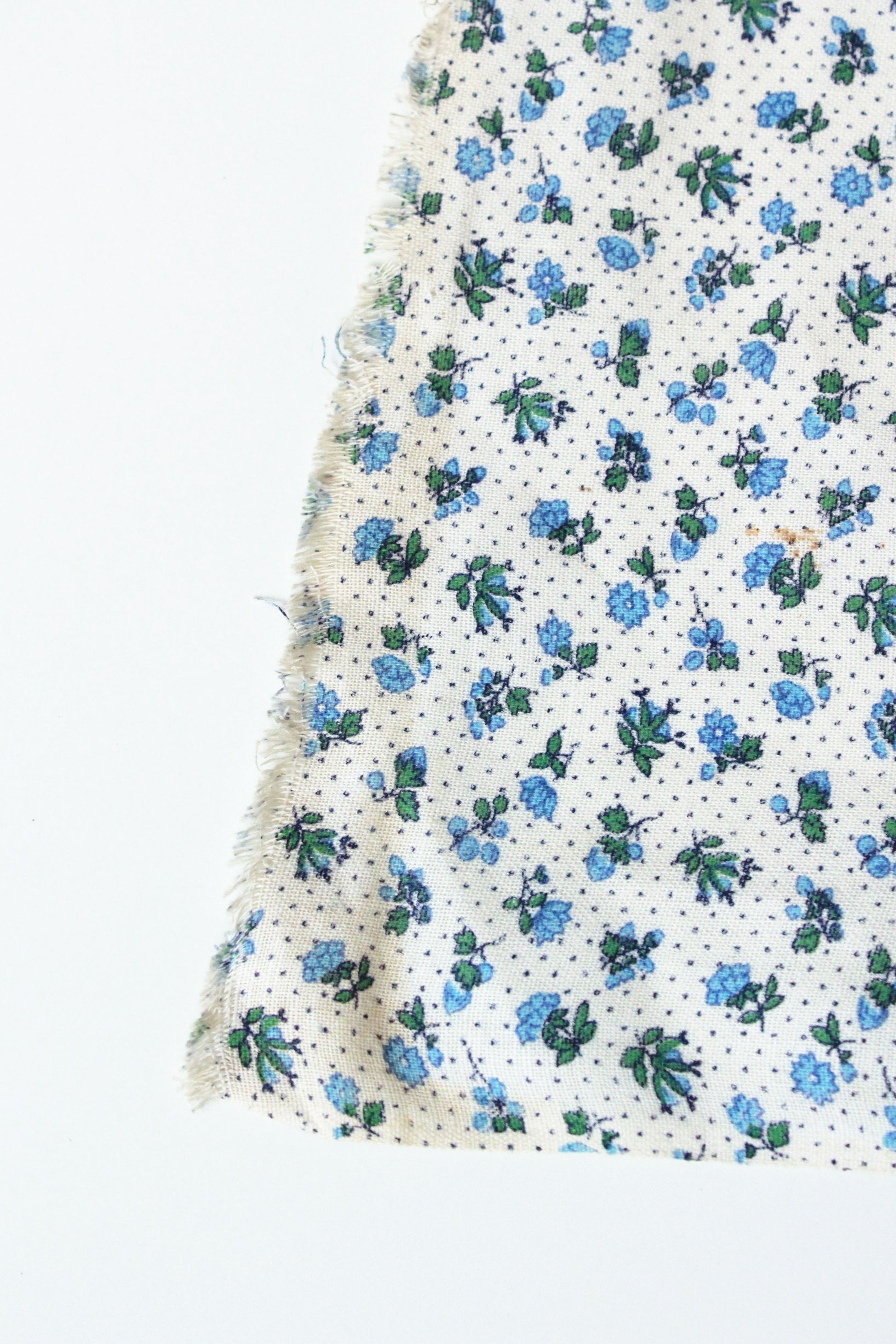 1940s Ditsy Floral Feedsack, Light Blue Flowers, 1940s Vintage Summer Fabric, Cotton