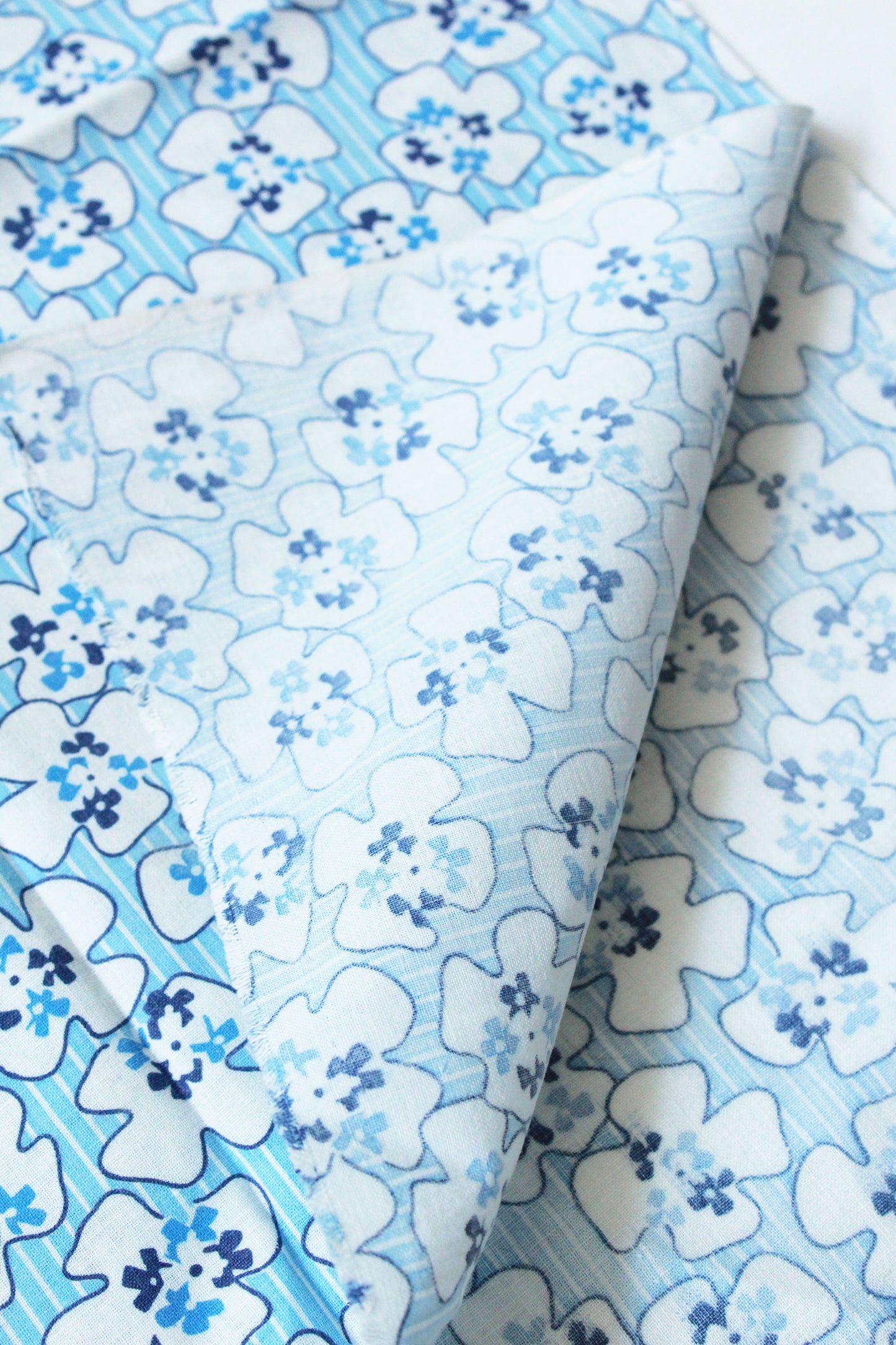 1940s Blue Feedsack With White Flowers, Vintage 1940s Summer Flower Fabric, True Vintage Fabric