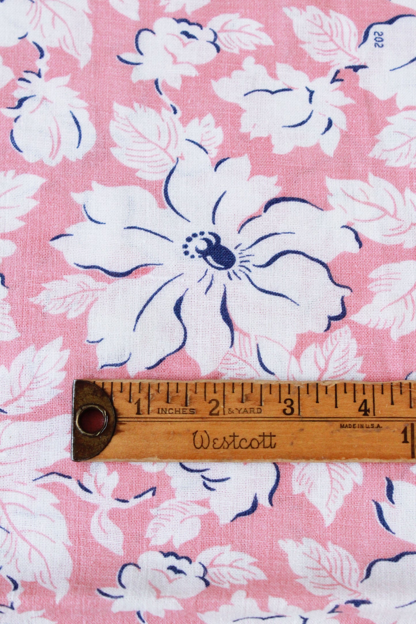 1940s Pink Feedsack With White Flowers, Vintage 1940s Fabric, Summer Floral Fabric, Pink/White/Blue