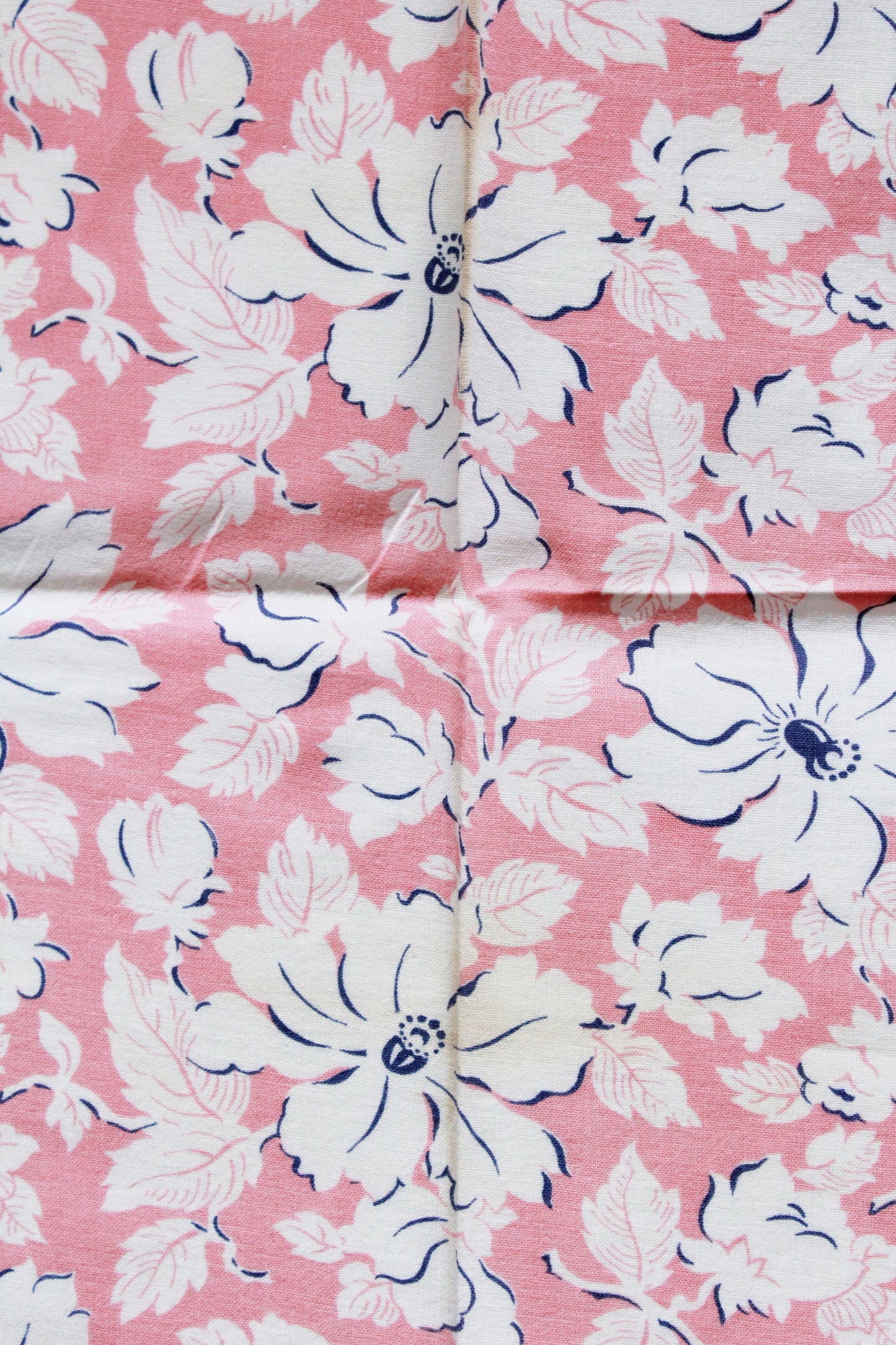 1940s Pink Feedsack With White Flowers, Vintage 1940s Fabric, Summer Floral Fabric, Pink/White/Blue