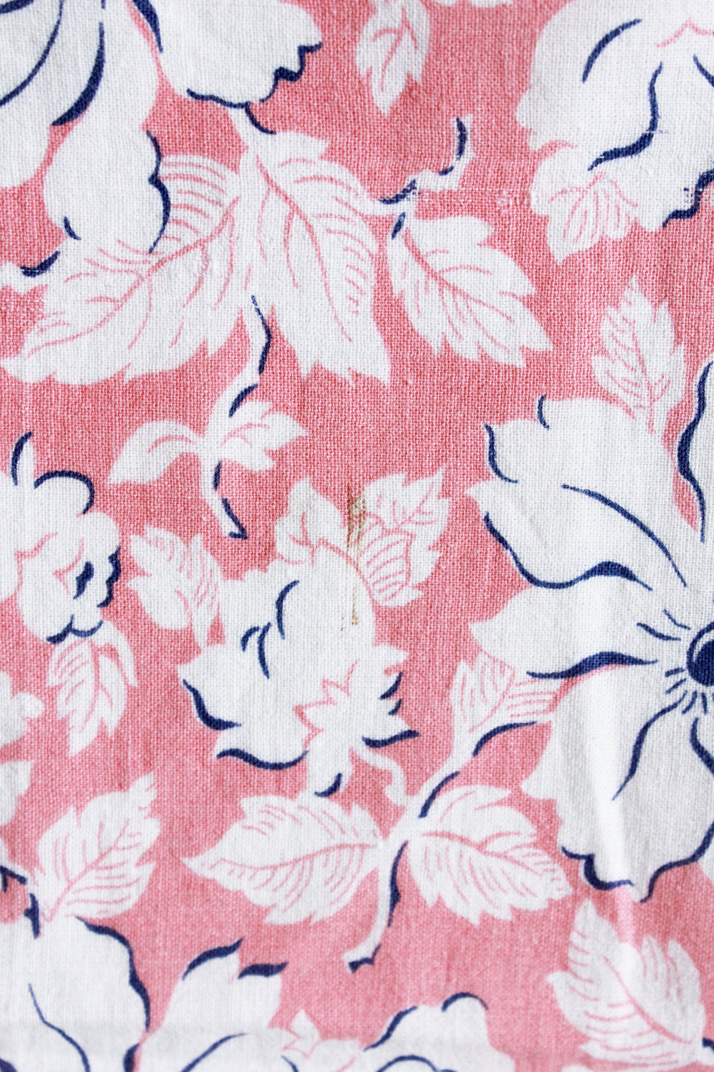 1940s Pink Feedsack With White Flowers, Vintage 1940s Fabric, Summer Floral Fabric, Pink/White/Blue