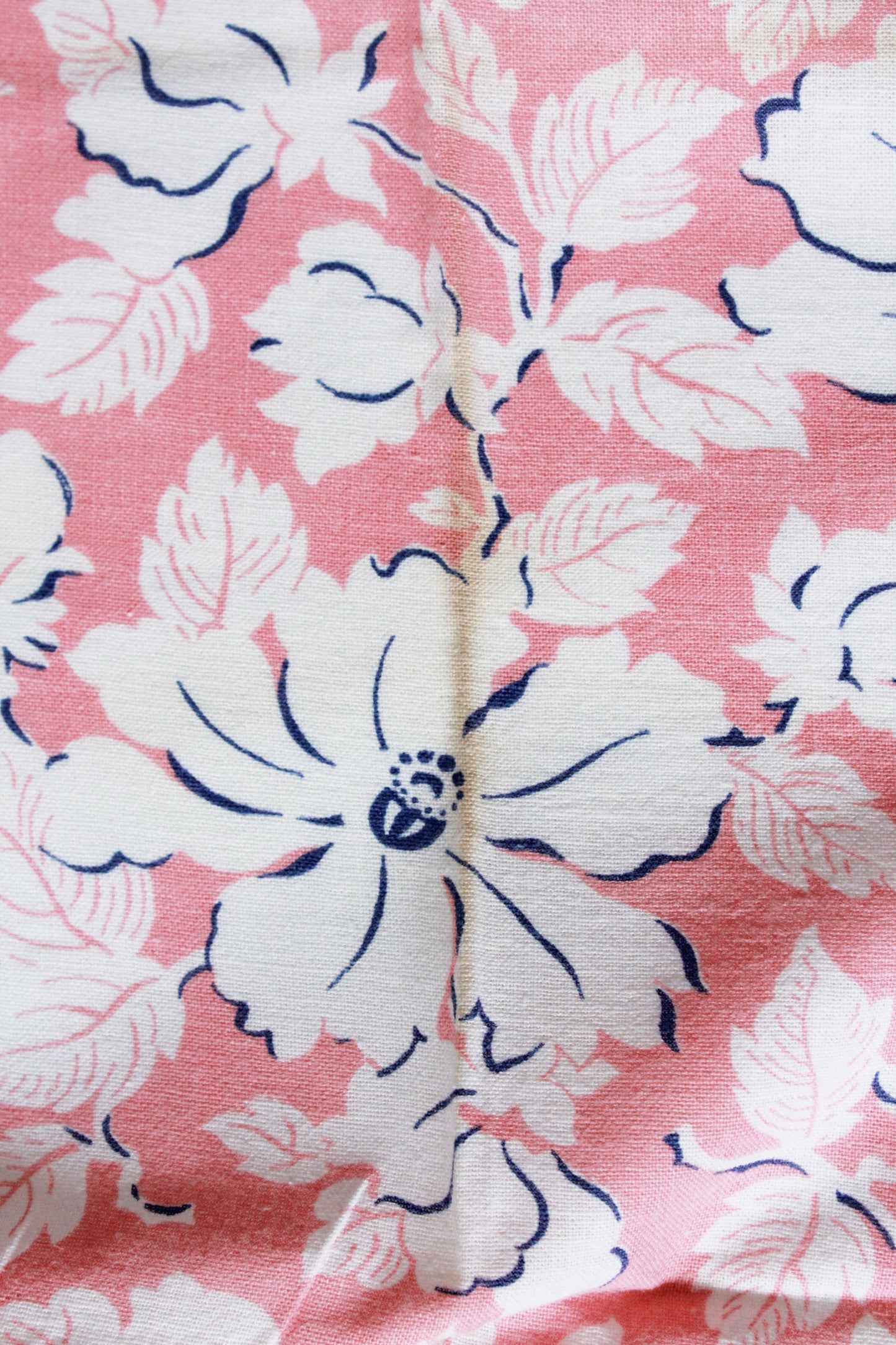 1940s Pink Feedsack With White Flowers, Vintage 1940s Fabric, Summer Floral Fabric, Pink/White/Blue