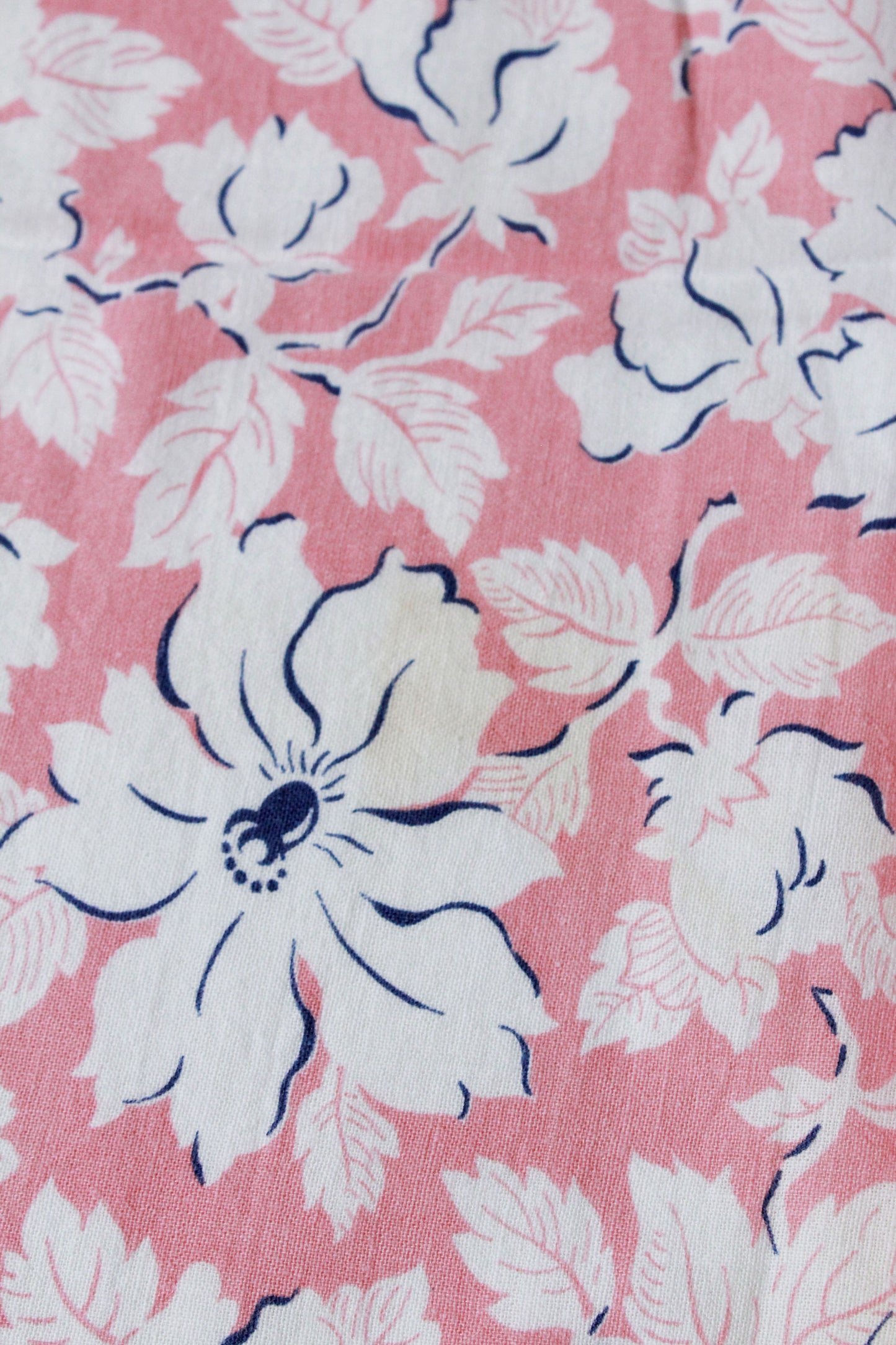 1940s Pink Feedsack With White Flowers, Vintage 1940s Fabric, Summer Floral Fabric, Pink/White/Blue