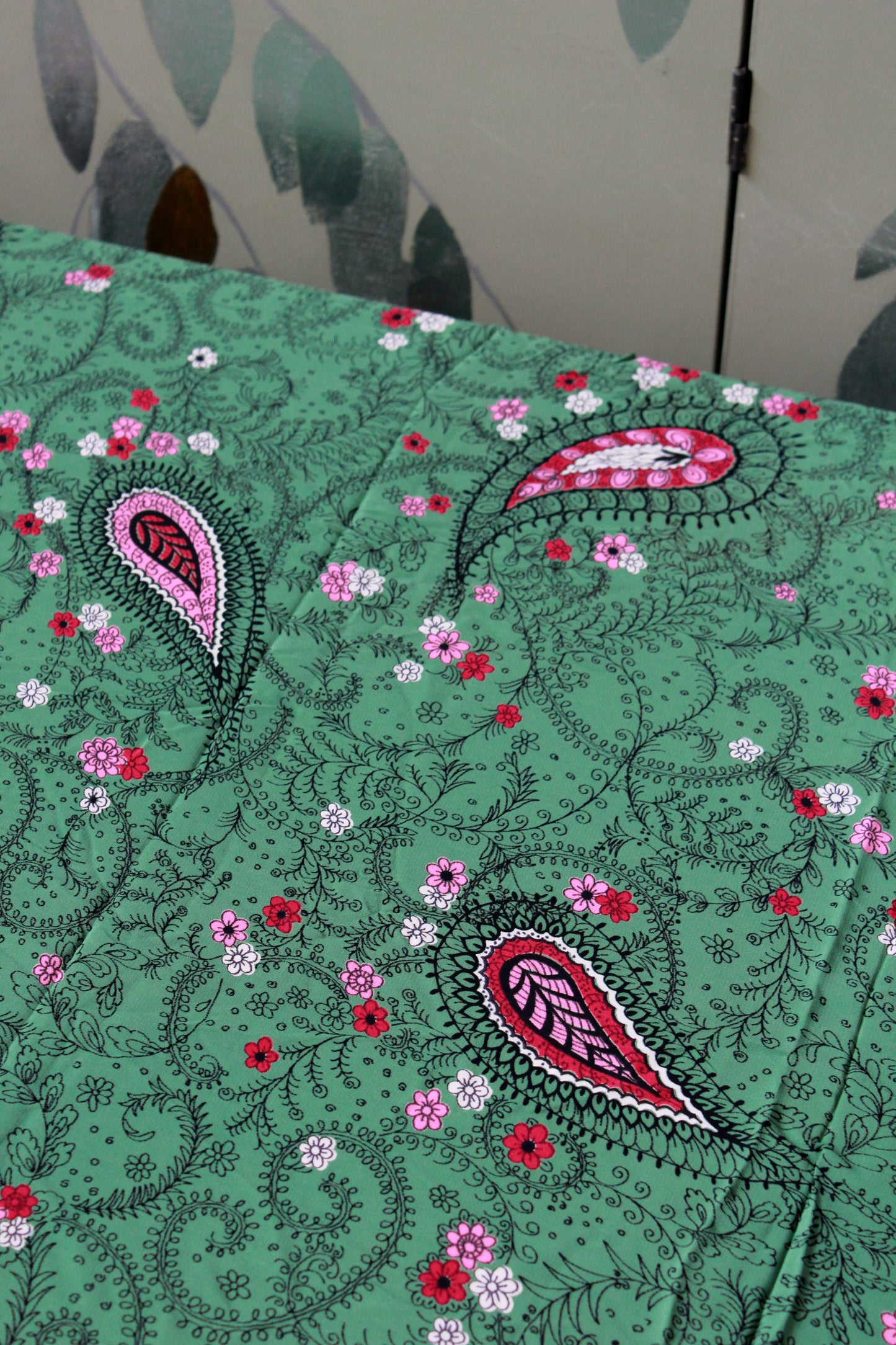 Vintage 1940s Paisley Rayon In Green And Pink Tones,  4.3 yards