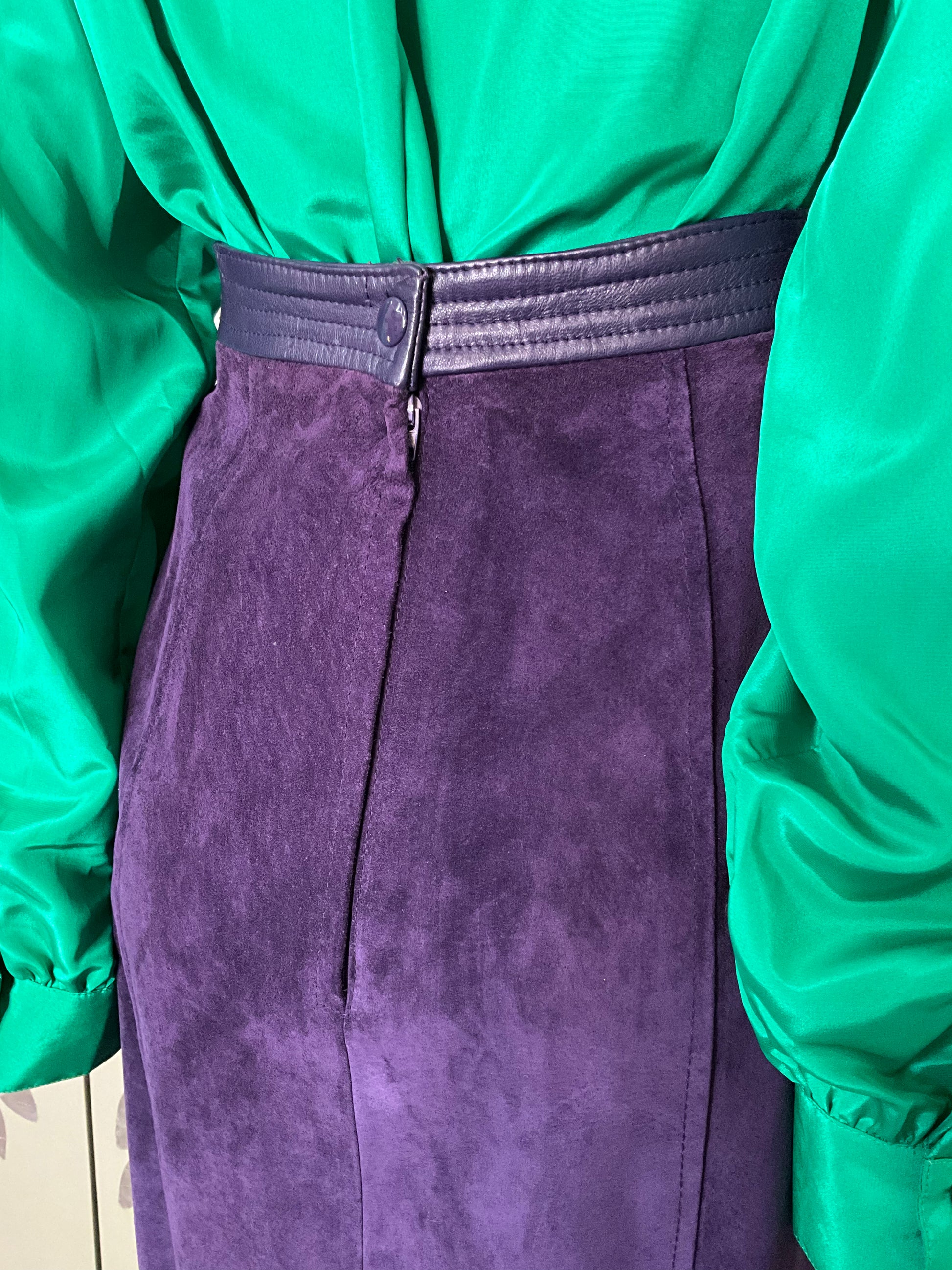 Vintage 1980s Purple Suede Pencil Skirt, S-M