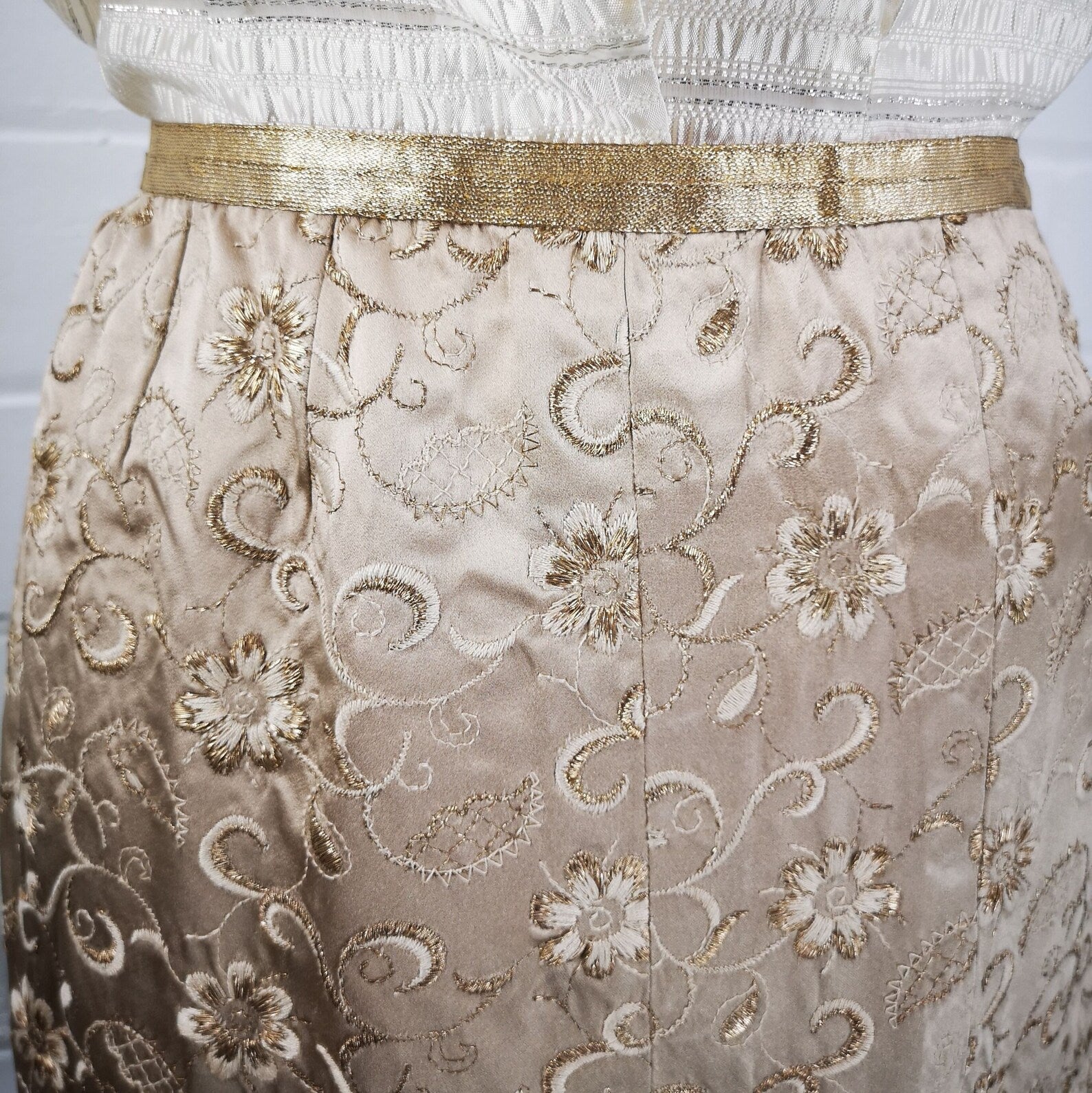 Vintage 1960s Champagne Gold Metallic Floral Embroidered Silk Pencil Skirt