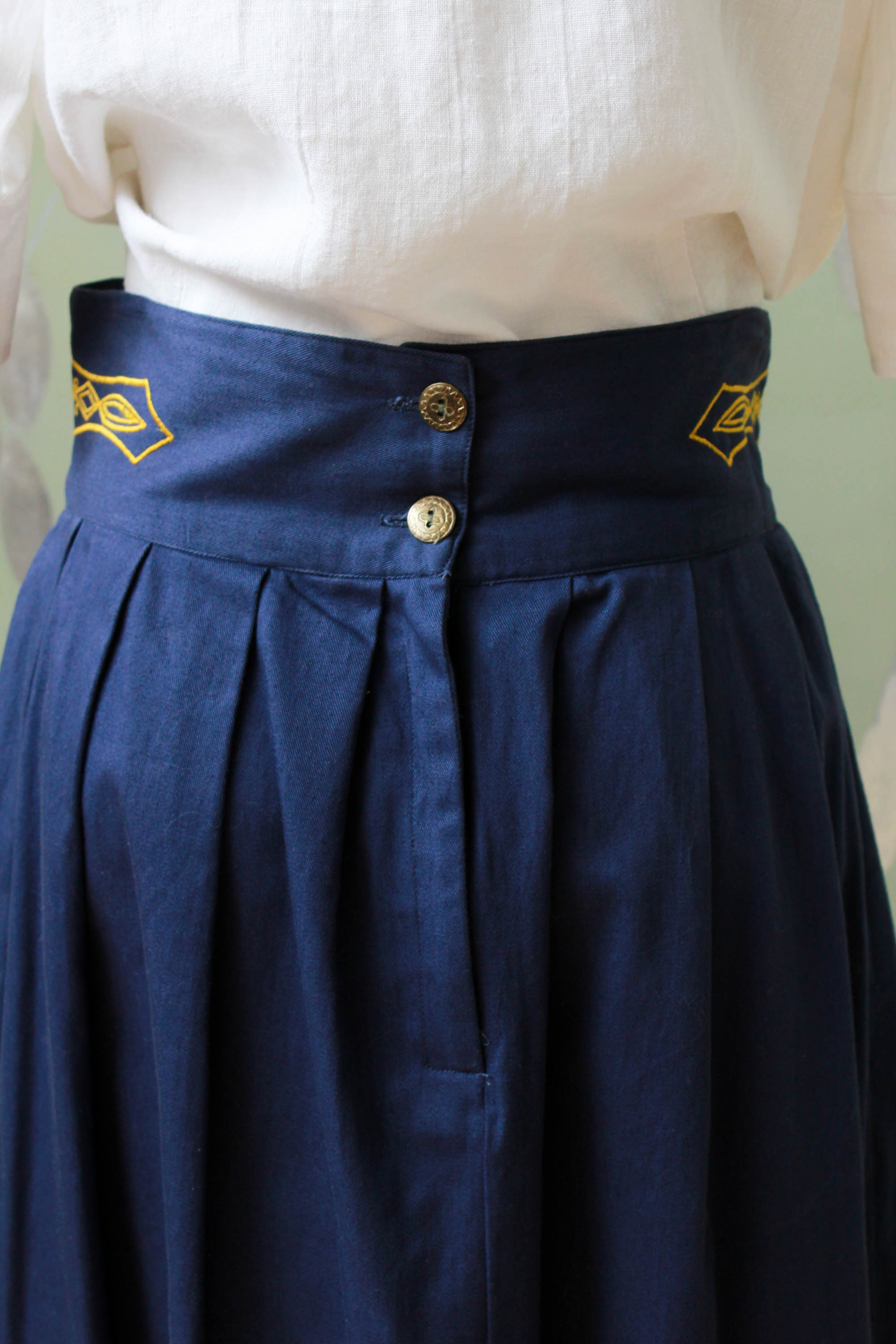 Embroidered western outlet skirt