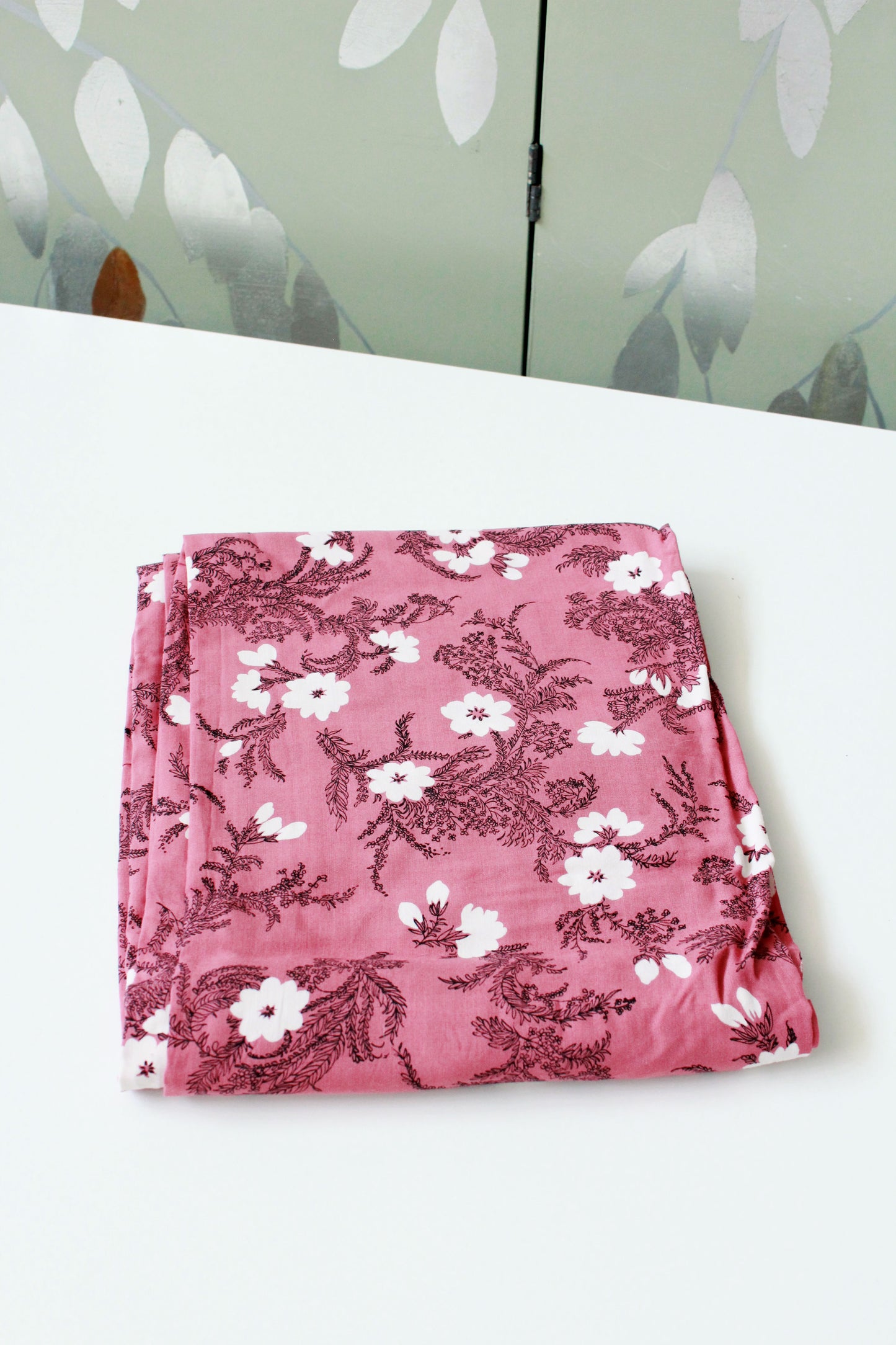 Vintage 1940s Rayon Pink And White Flower Fabric, 2.2 Yards