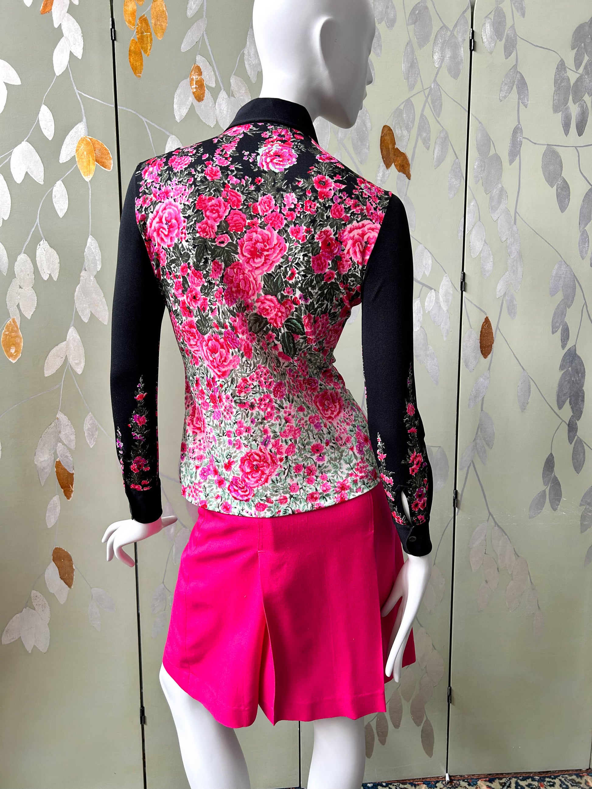 1960s 70s silk jerseyl floral collared button up shirt by Fashion Magazine made in Italy, Hot pink floral print against black vintage blouse