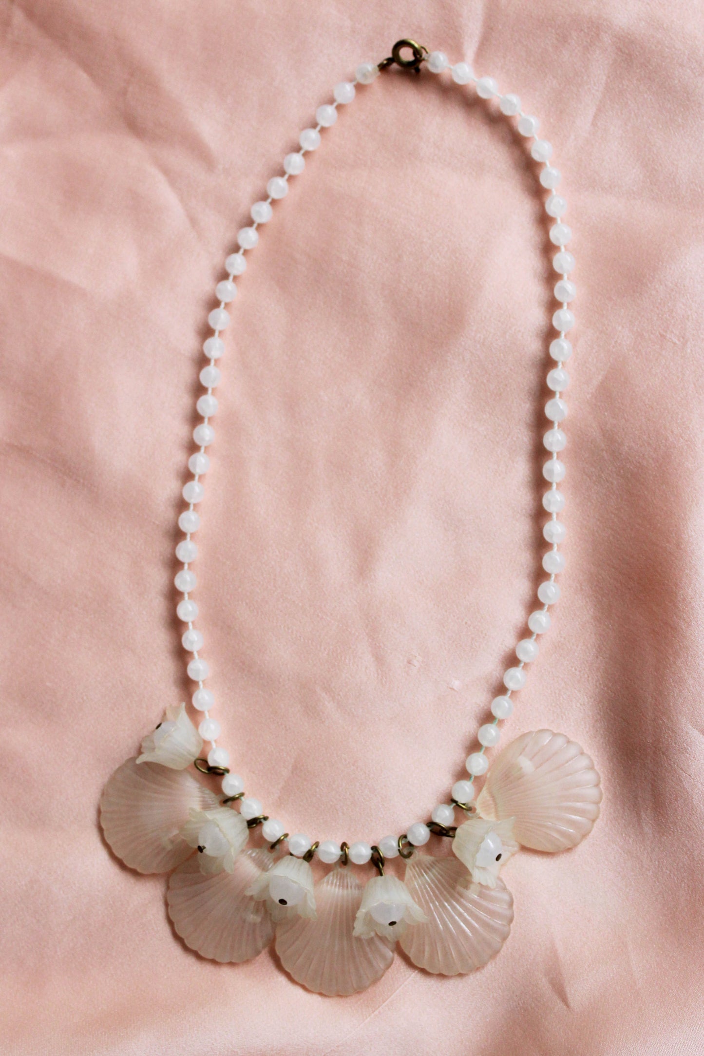 1940s Shell and Flower Necklace