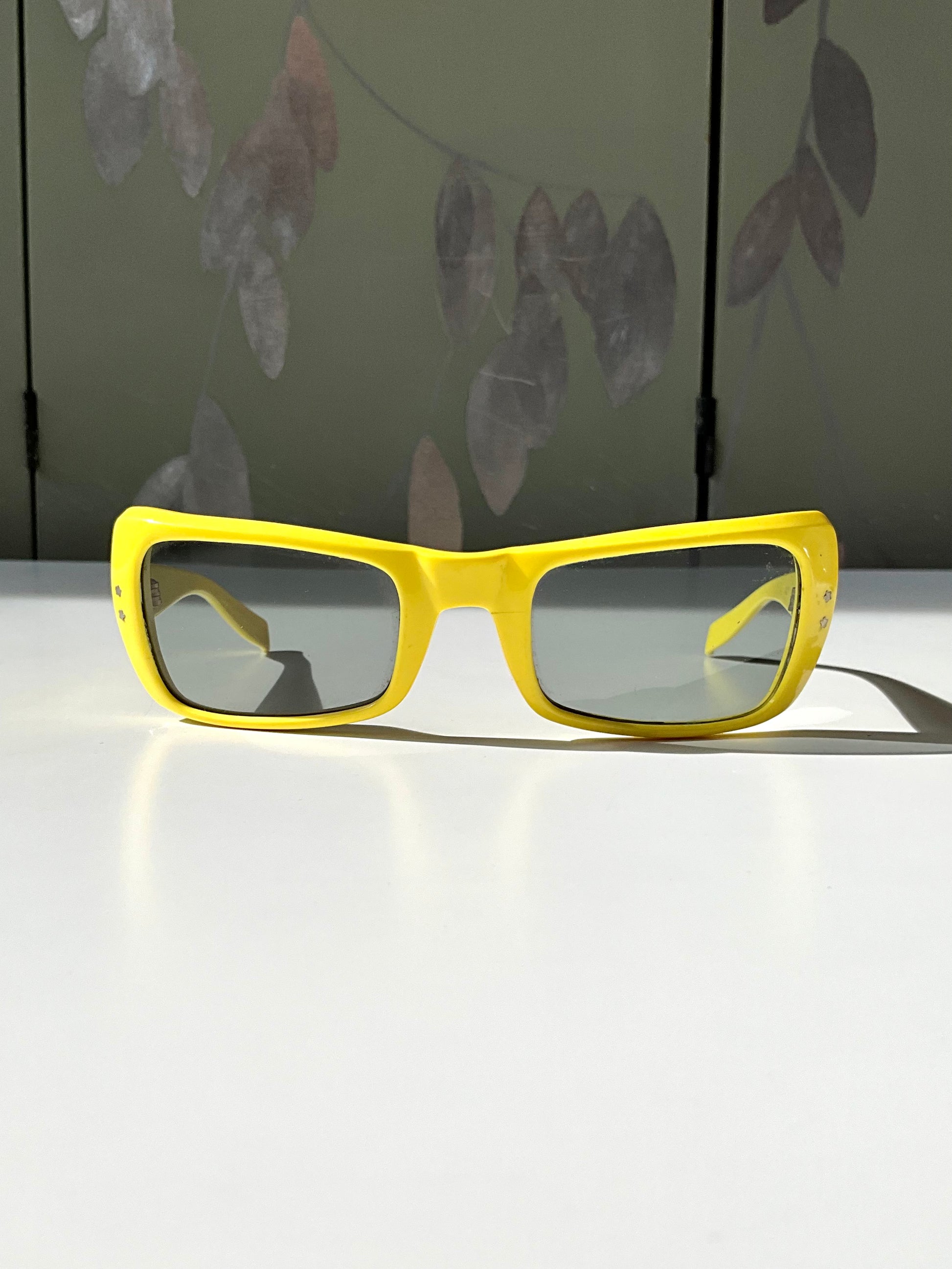 Vintage 1980s Samco Yellow Italian Rectangular Sunglasses 