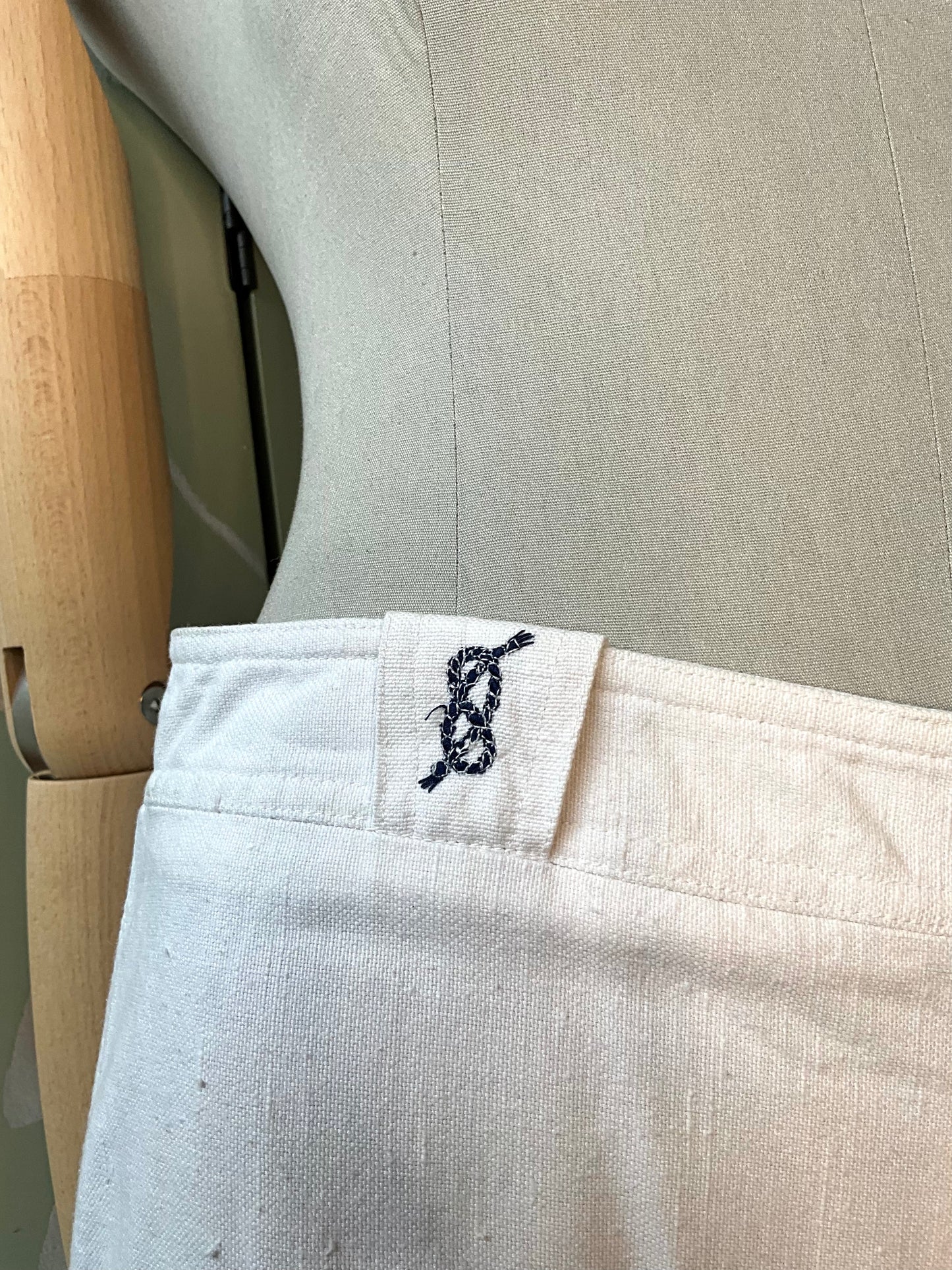 Vintage 1980s Les Copains White Cotton Straight Leg Embroidered Pants, W29