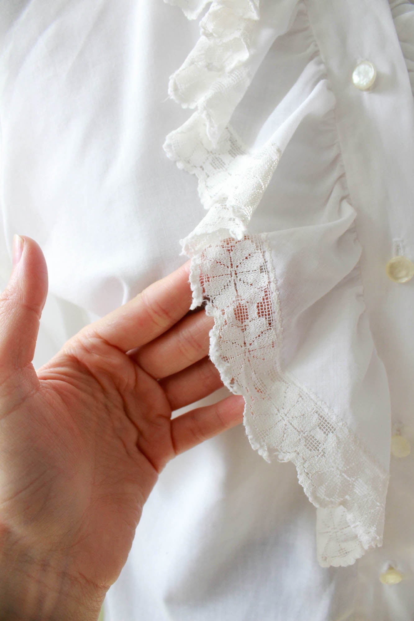 60s/70s White Ruffle Jabot Collar Blouse, Small – Ian Drummond Vintage