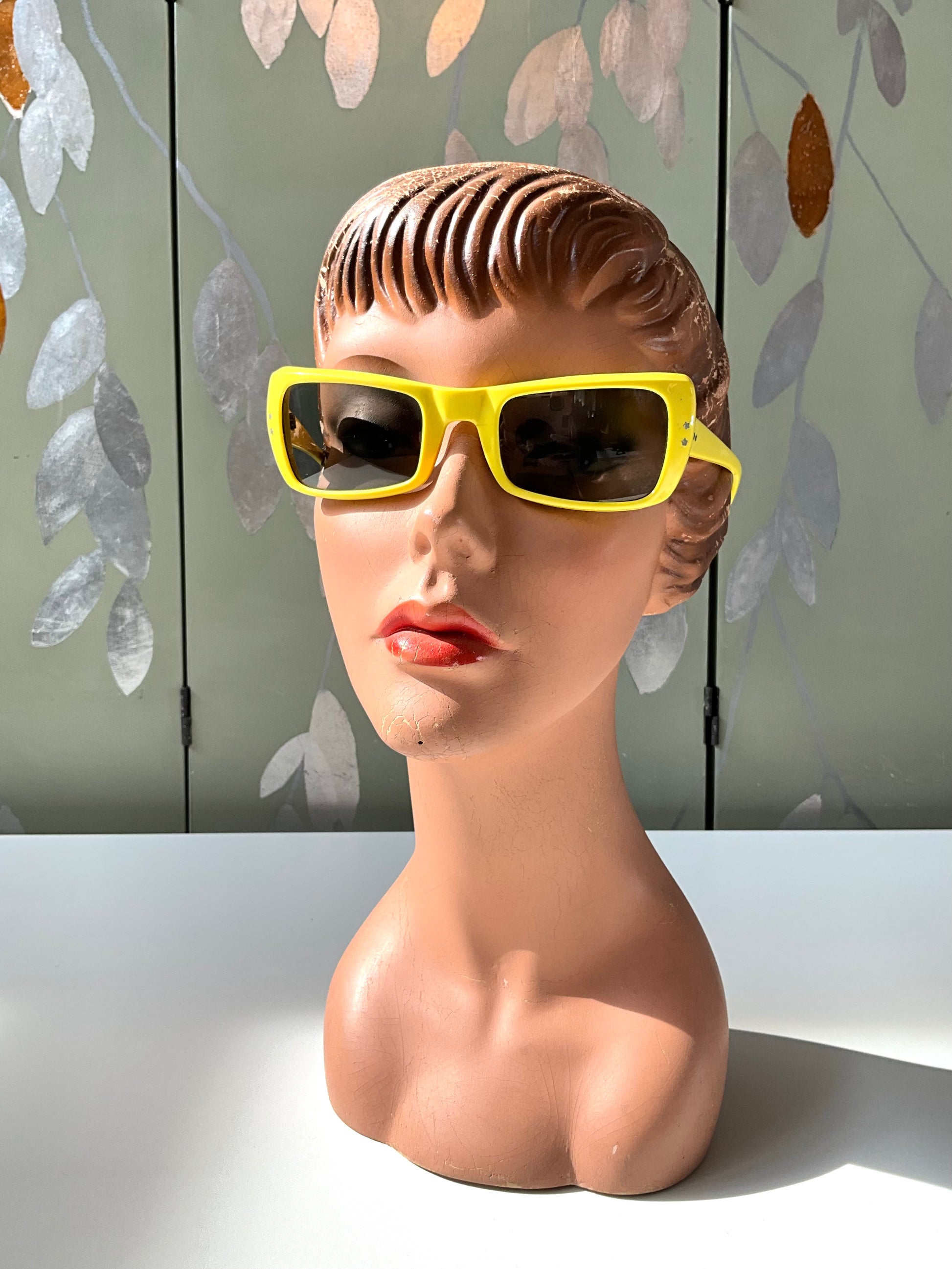Vintage 1980s Samco Yellow Italian Rectangular Sunglasses – Ian