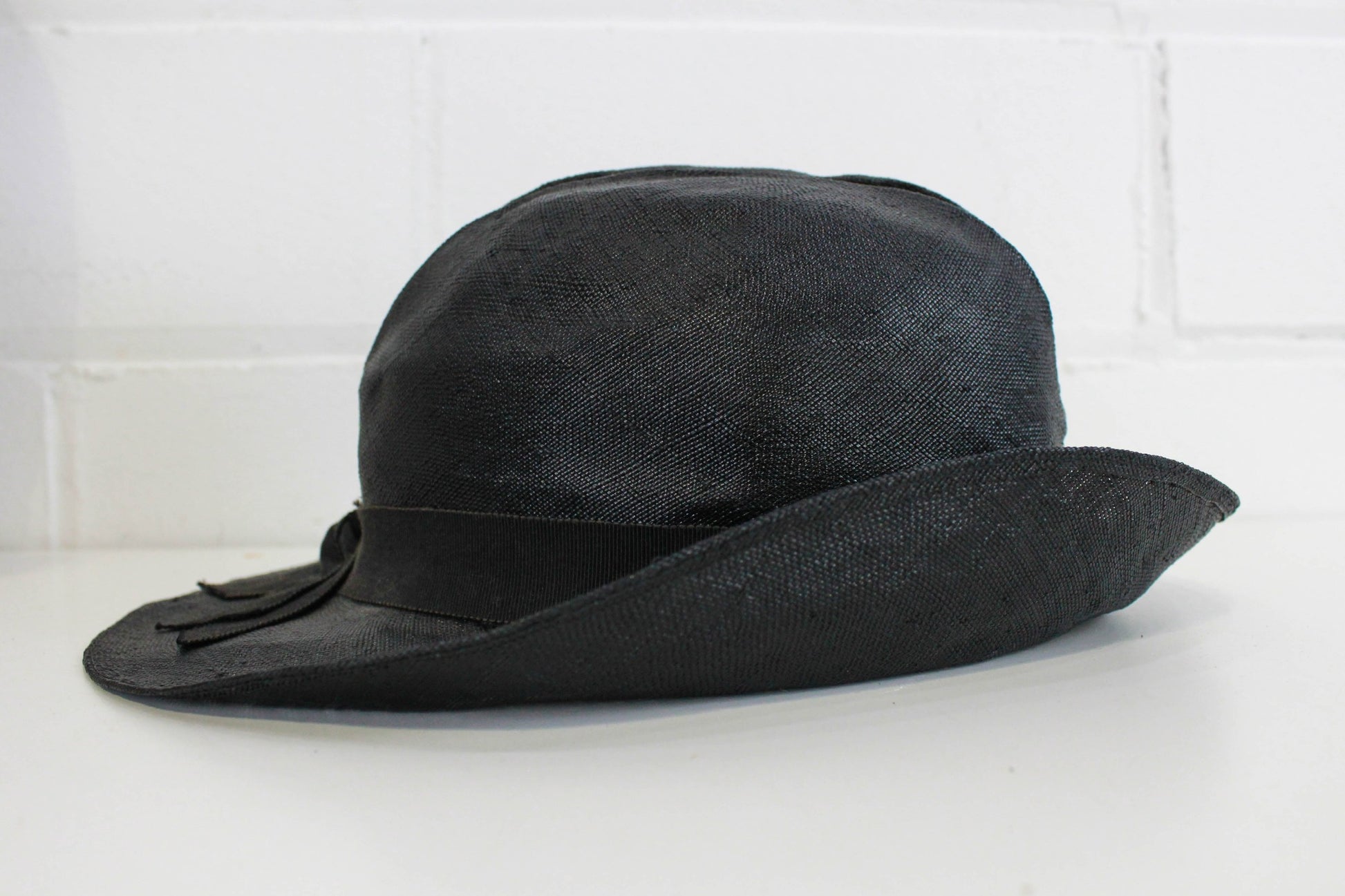 1930s black straw hat art deco brimmed womens hat