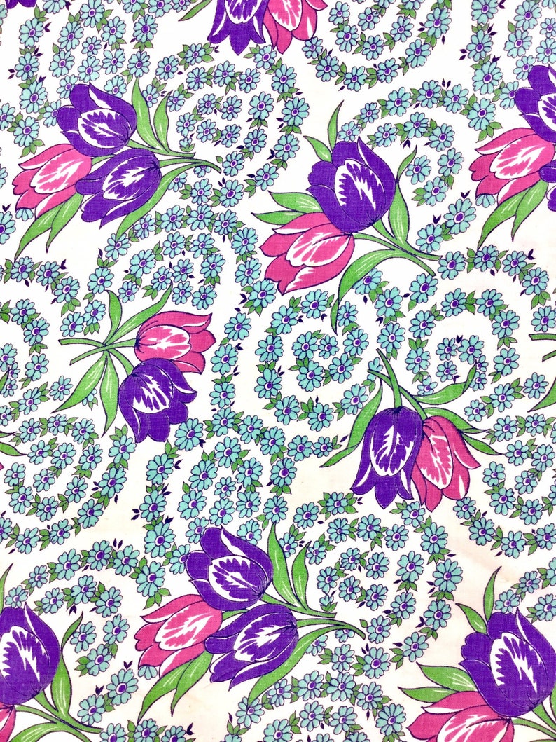 1940s Feedsack Cotton Fabric Quilt Cover Tulip Print