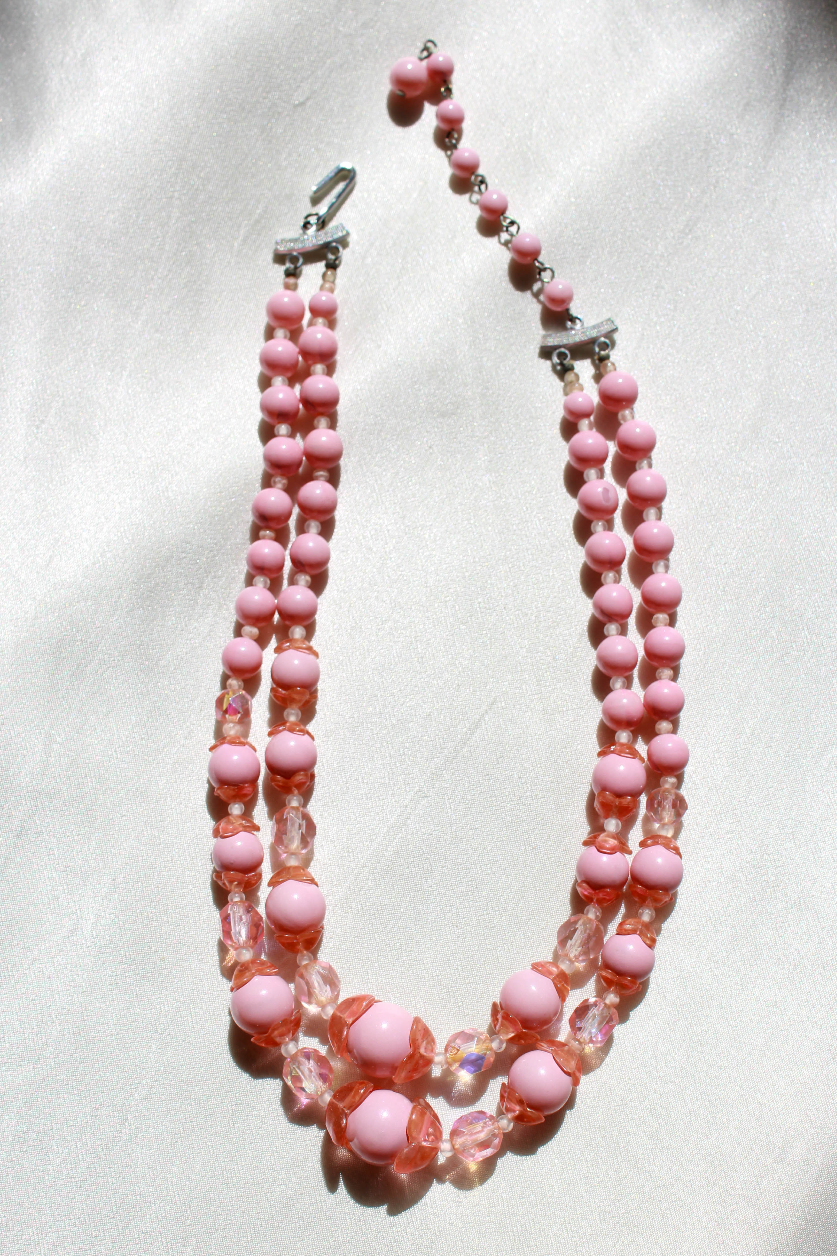 Necklace 60 store In Pink Glass Bead Strand Goldtone Vintage 80s 90s Lariat Rope