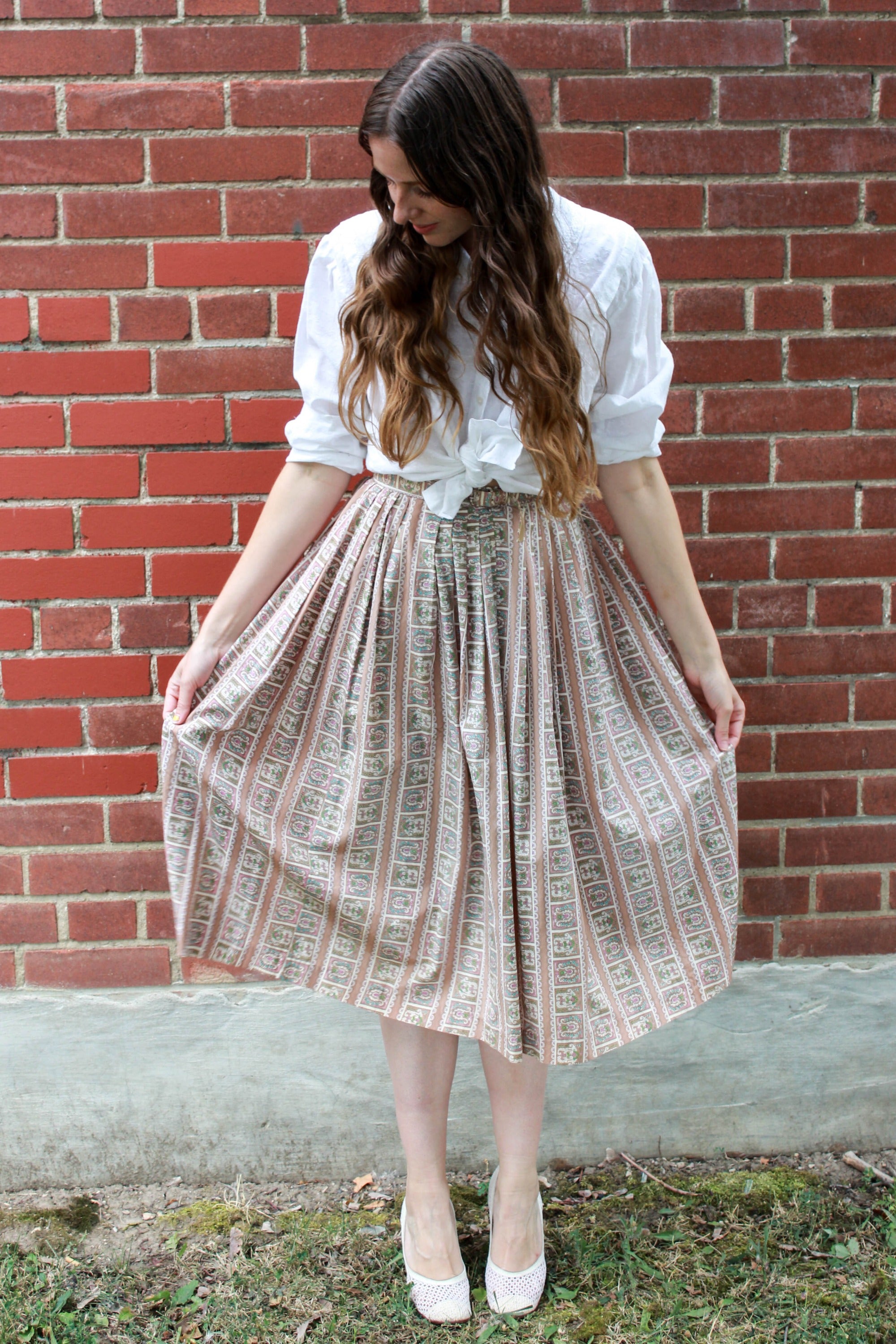 1950s Floral Print Skirt with Matching Belt Waist 24