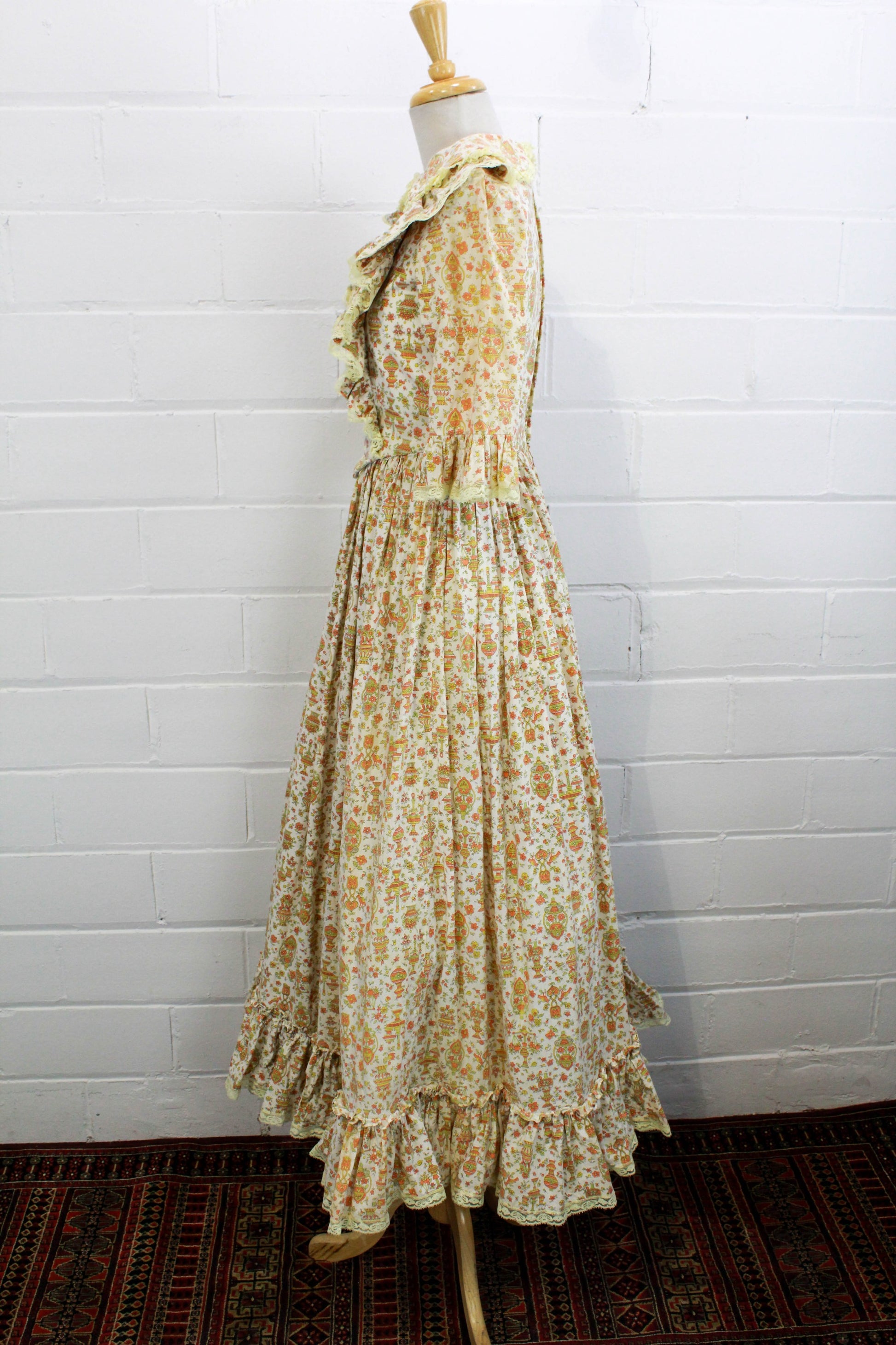 1960s Orange And Cream Floral Prairie Maxi Dress with Peter Pan Collar – Ian Drummond Vintage