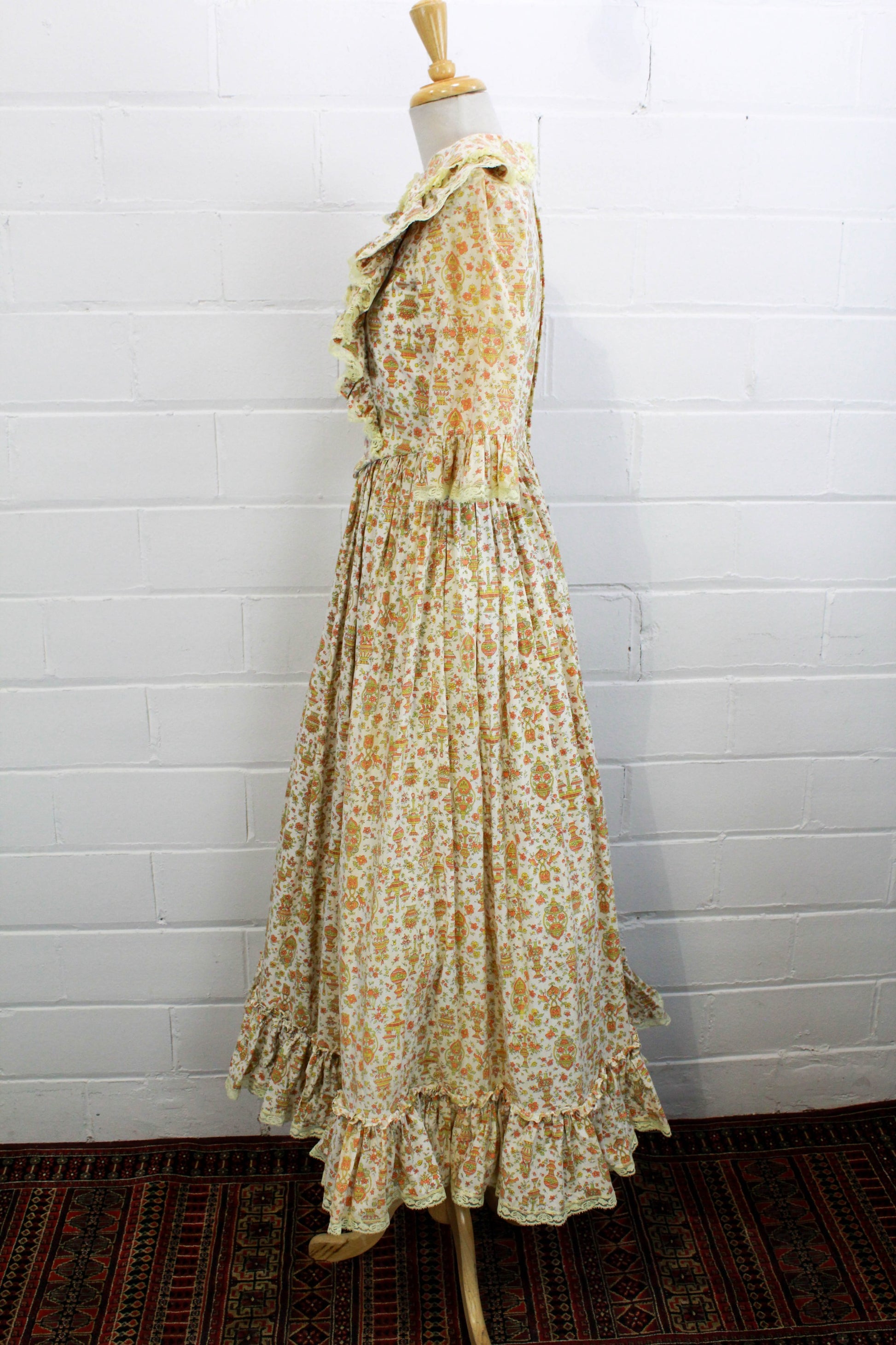 1960s Floral Prairie Maxi Dress with Peter Pan Collar, Small – Ian Drummond  Vintage