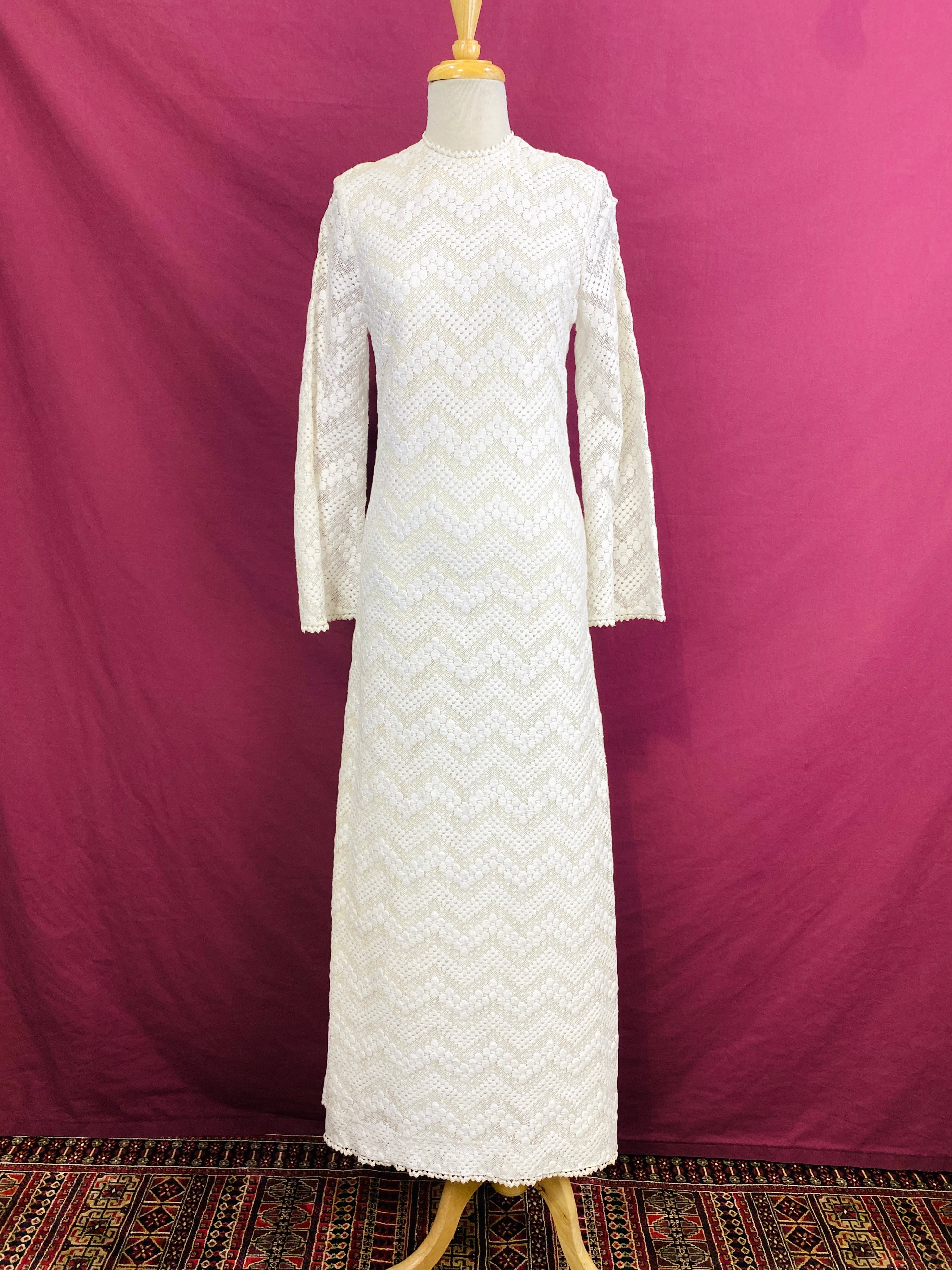 White cotton long 2024 sleeve maxi dress