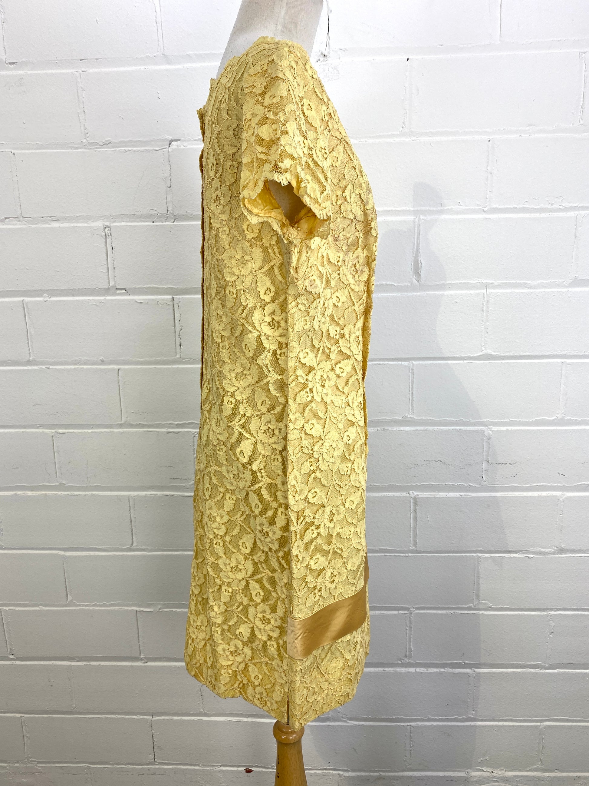 Vintage 1960s Yellow Lace Shift Dress with Bow, Large Ian Drummond Vintage Vintage 1960s Yellow Lace Shift Dress with Bow, Large Ian Drummond Vintage