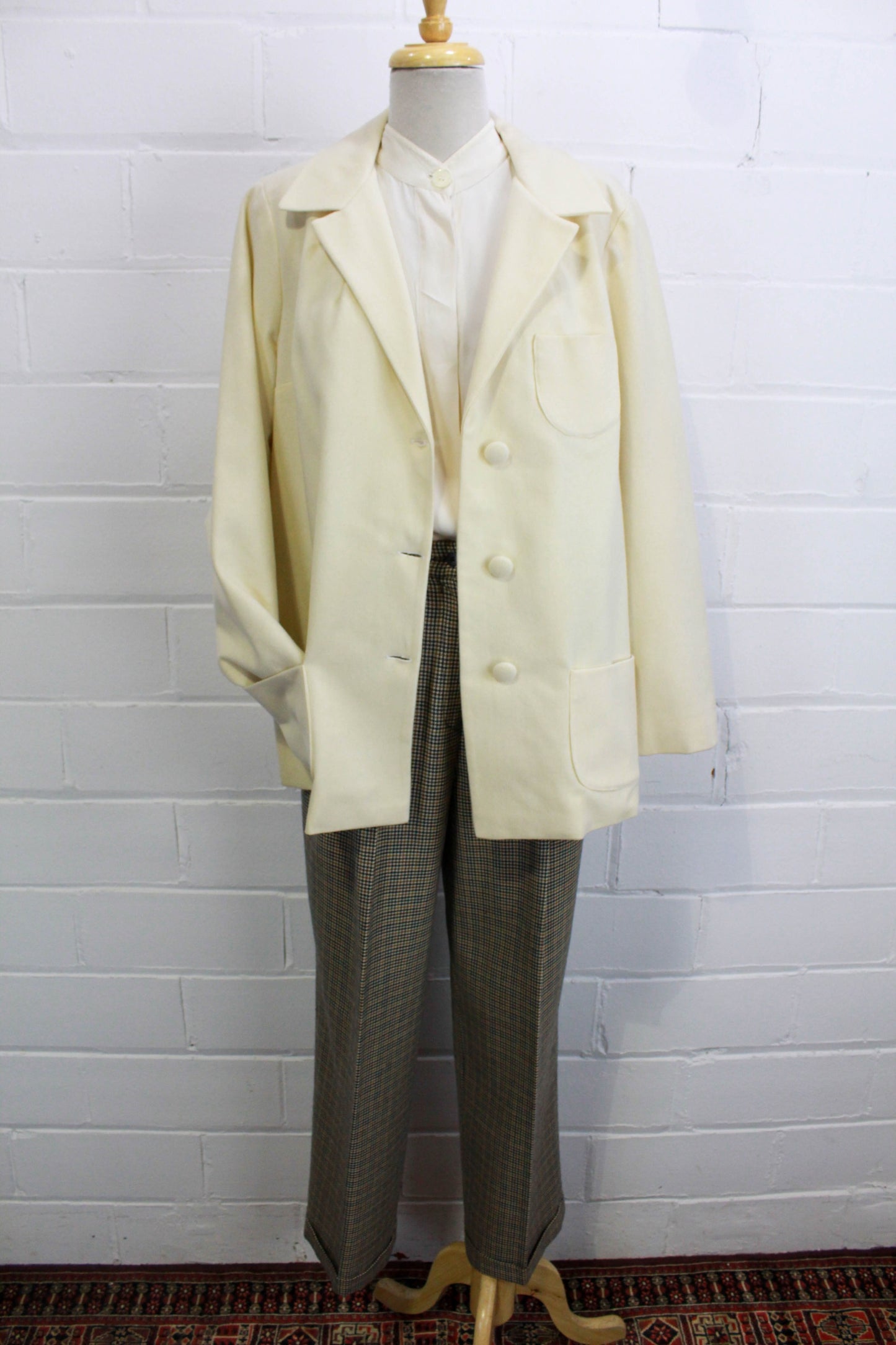 1960s 1970s Vintage Cream Wool Mod Blazer Women's Jacket, Patch Pockets