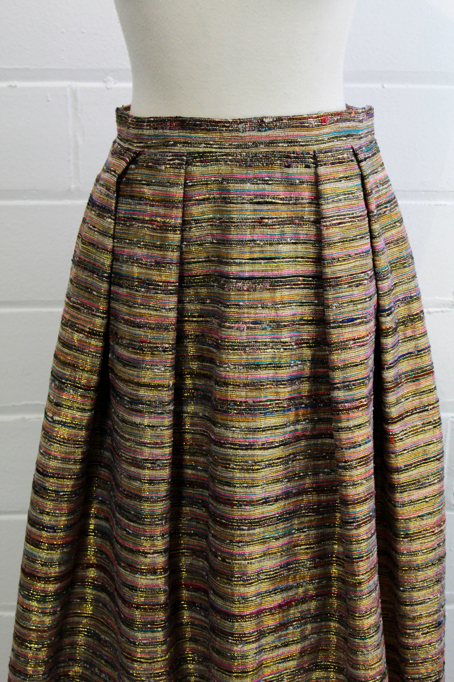 1970s metallic gold striped maxi skirt pleated waist, vintage holiday party front view close up