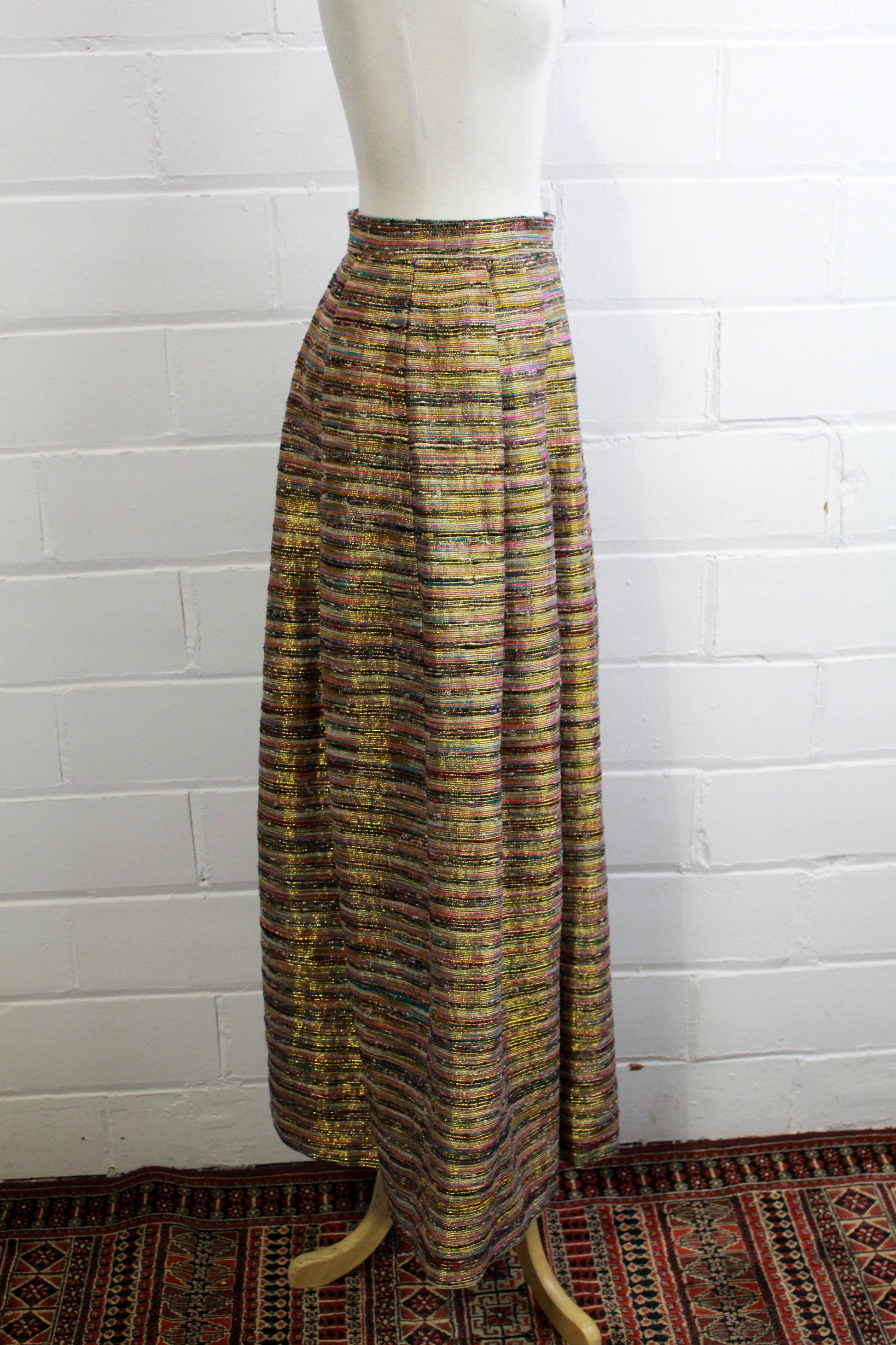 1970s metallic gold striped maxi skirt pleated waist, vintage holiday party side view
