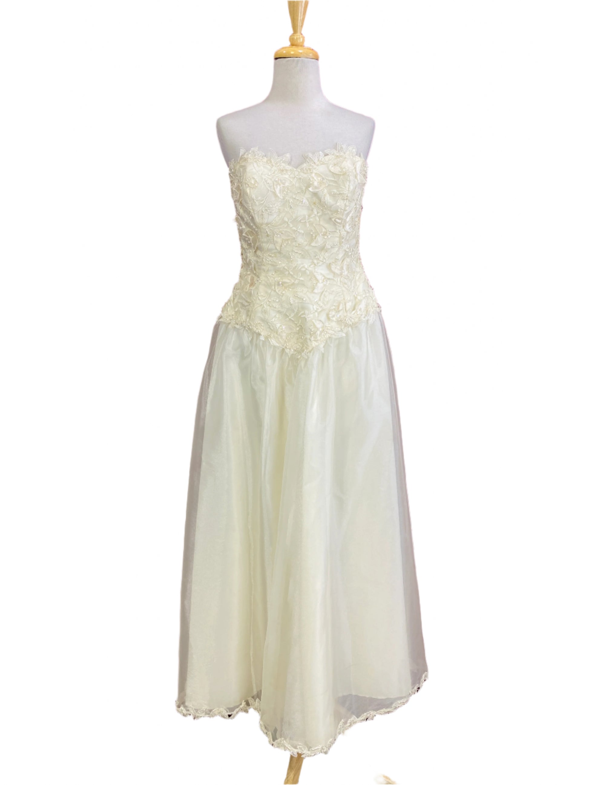 Vintage 1980s Beaded Basque-Waist Sweetheart Wedding Gown, Large Vintage 1980s Beaded Basque-Waist Sweetheart Wedding Gown, Large