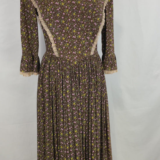 1960s prairie maxi dress full skirt, vintage womens ditsy floral print 
