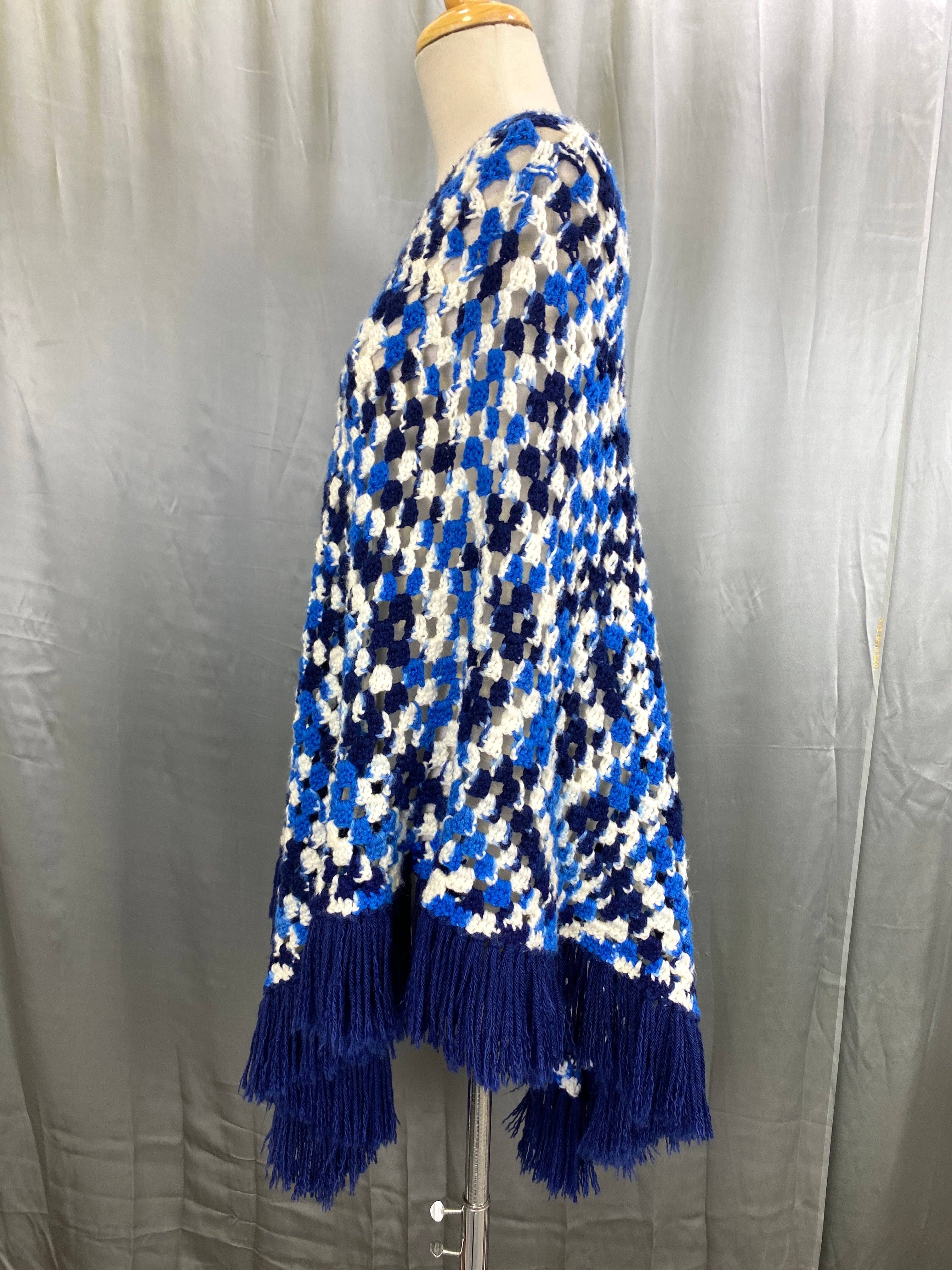 Vintage 1970s Blue & White Crochet Fringed Poncho – Ian Drummond