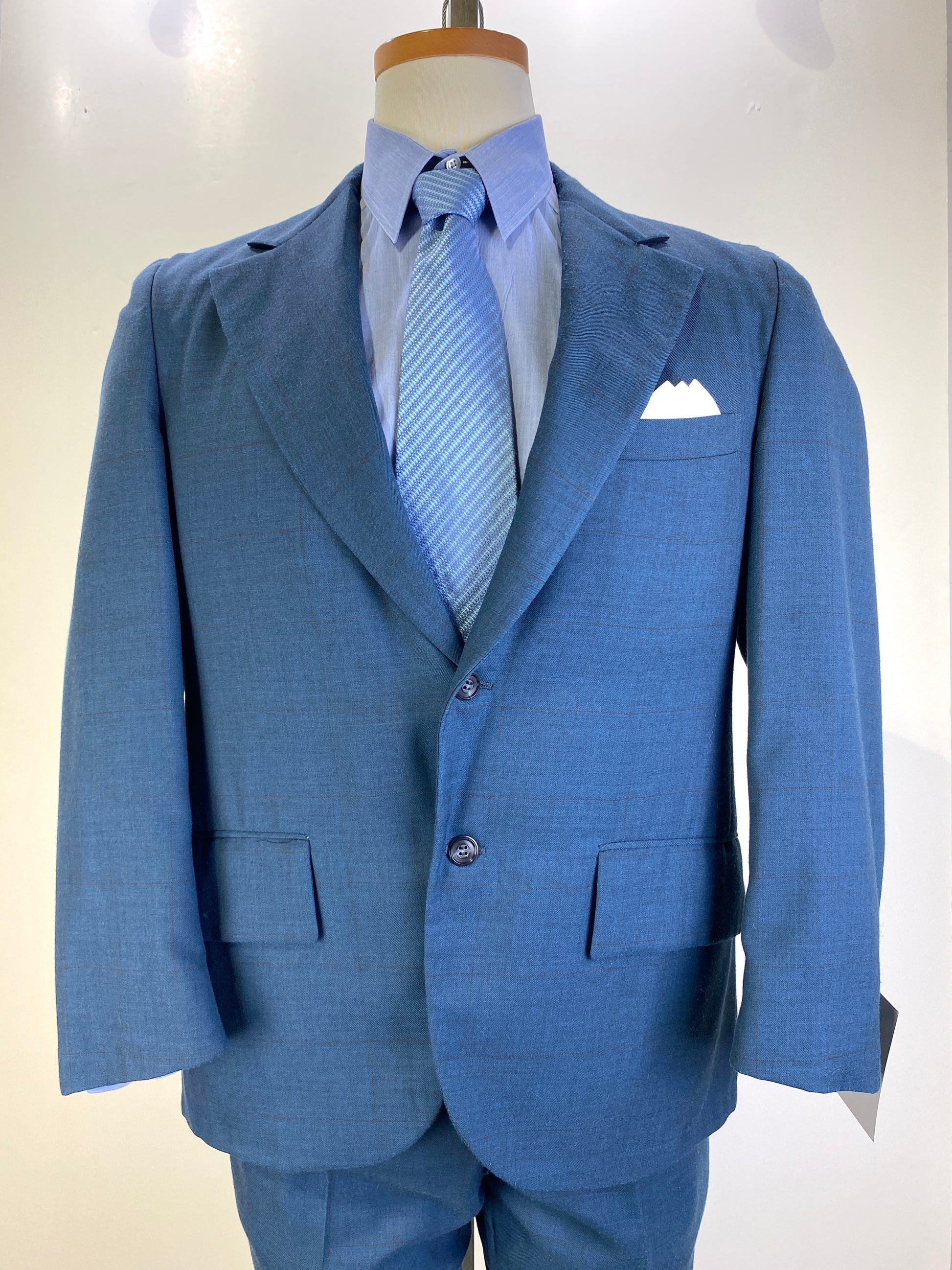 Late 1960s Vintage Dark Blue 2-Piece Men's Wool Suit, Windowpane Pattern, Lenox Royal, C40