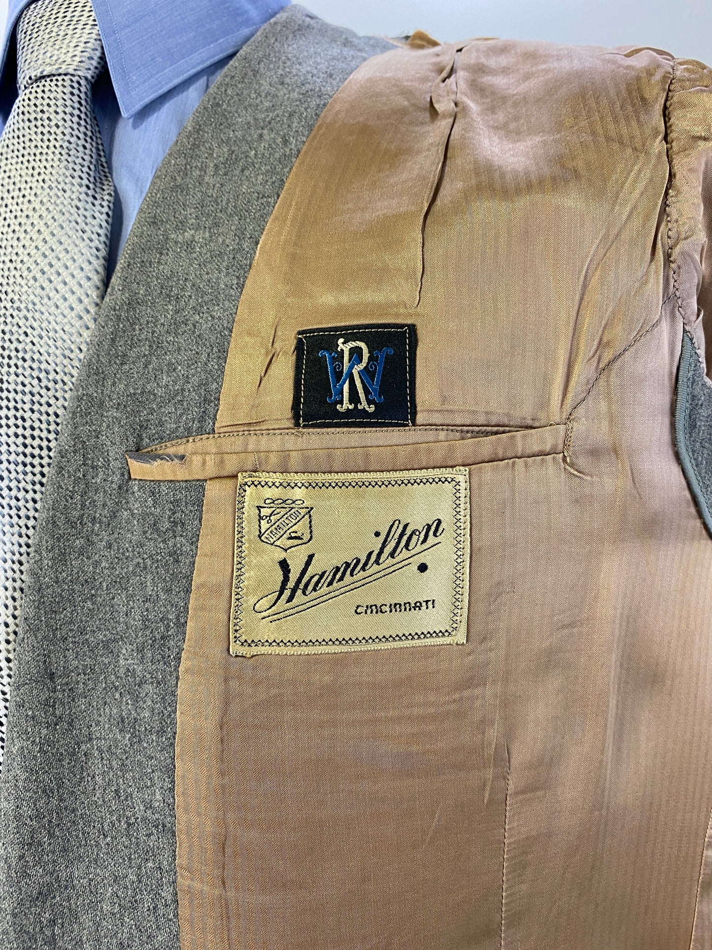 Early 1950s Vintage Grey Wool Flannel Men's 2-Piece Suit, Hamilton Cincinnati, C40T
