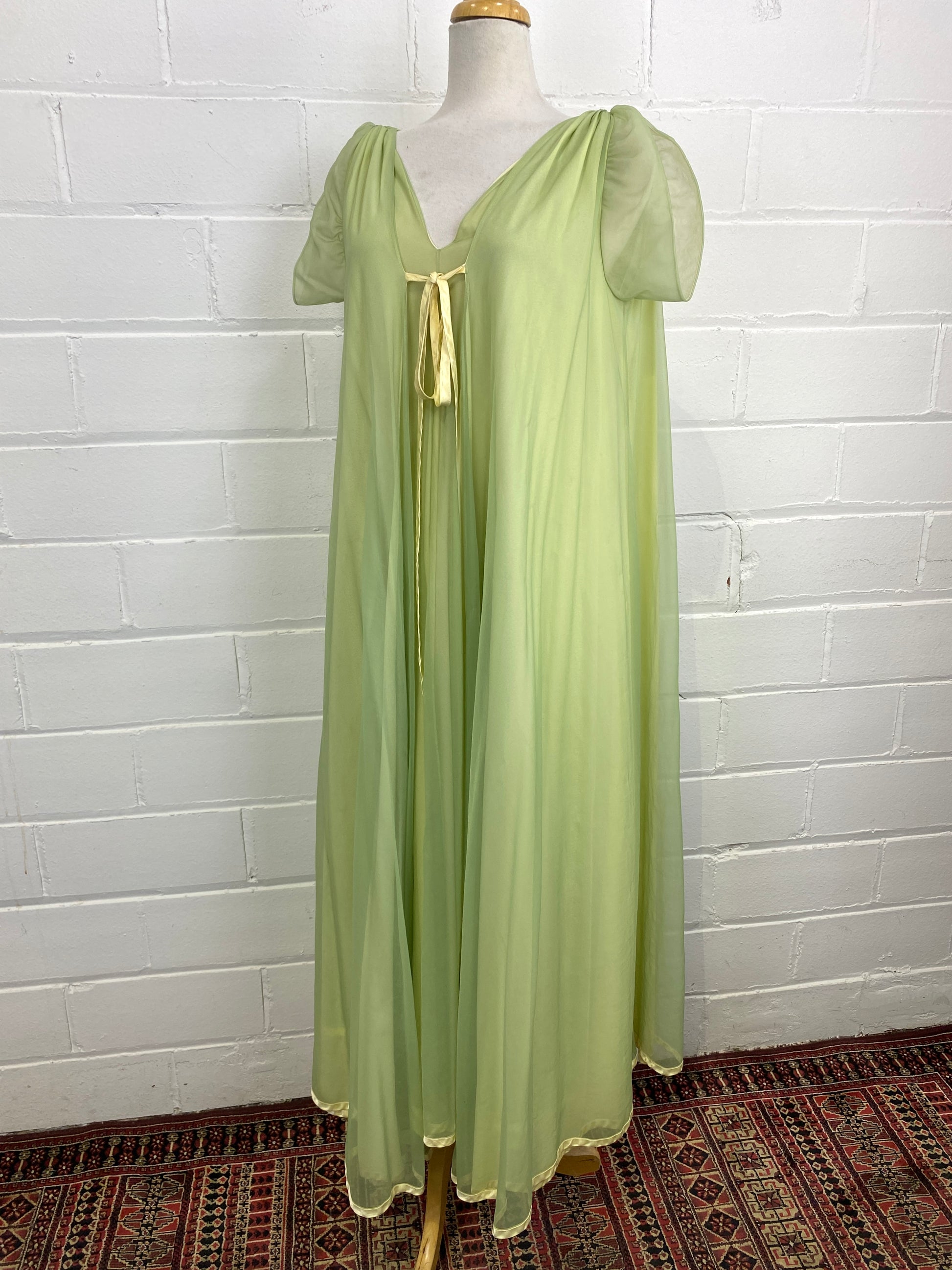Plus Size Full Figure Long Gown Peignoir Lingerie Set