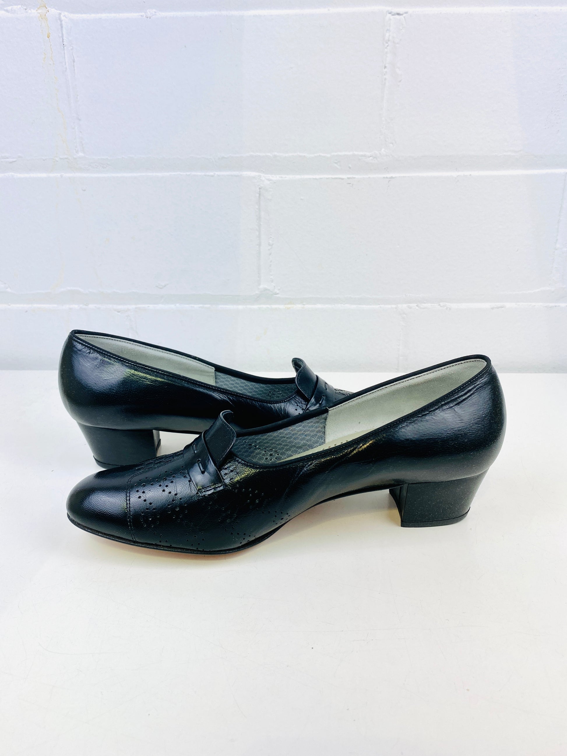Vintage Deadstock Shoes, Women's 1980s Black Leather Cuban Heel Pumps, NOS, 8195