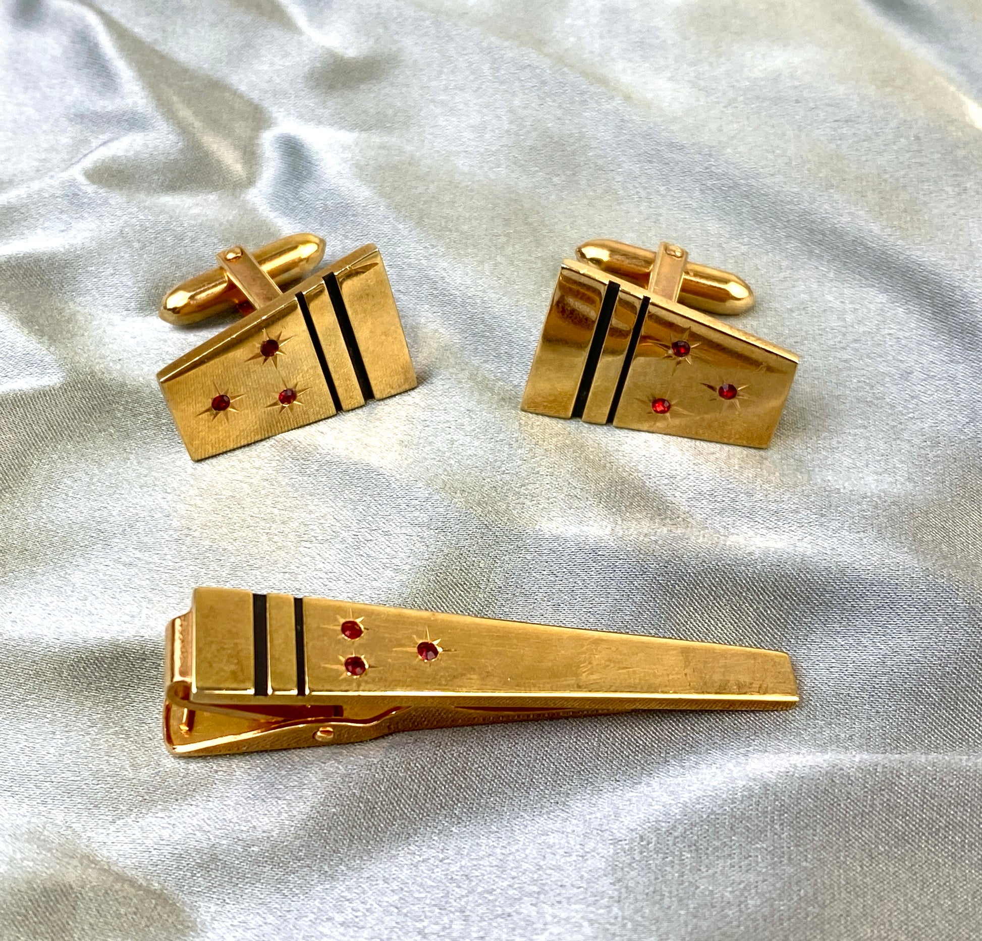 Vintage Gold Celestial Red Stone Cufflinks & Tie Bar Set