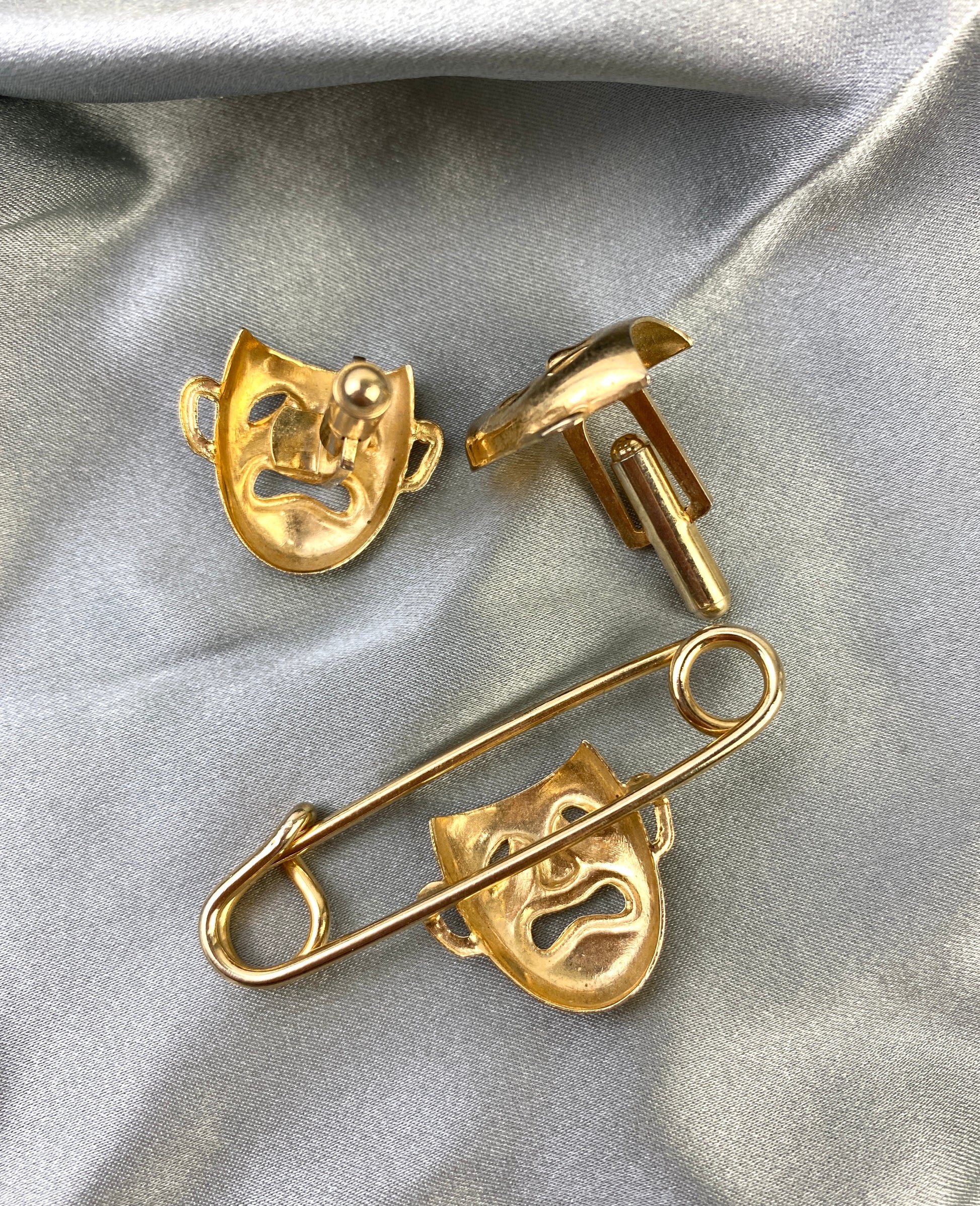 Louis Vuitton Buttons and Safety Pin Set Brooch Metal with