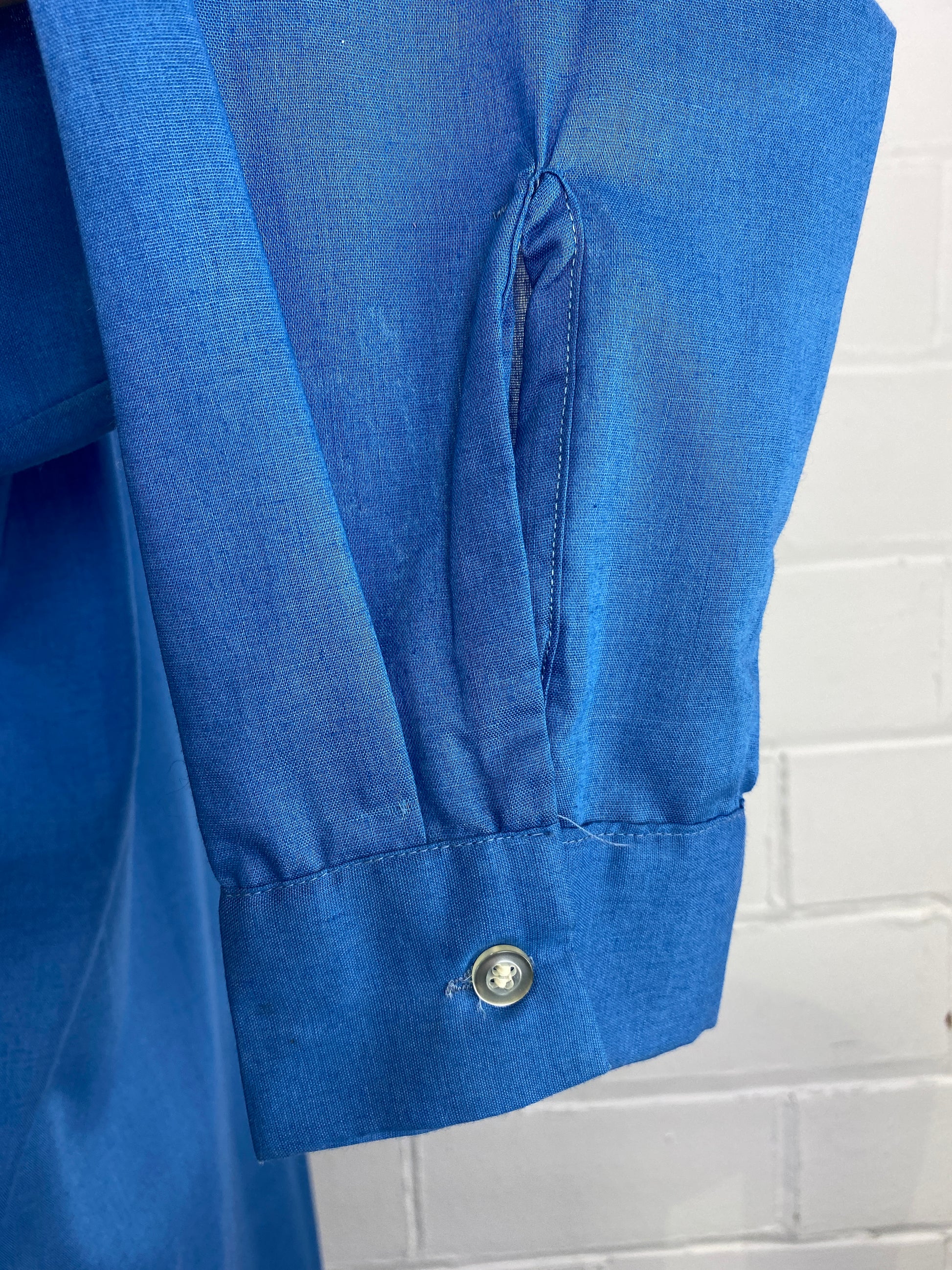 Vintage 80s Men's Blue Button-Up Shirt, Large