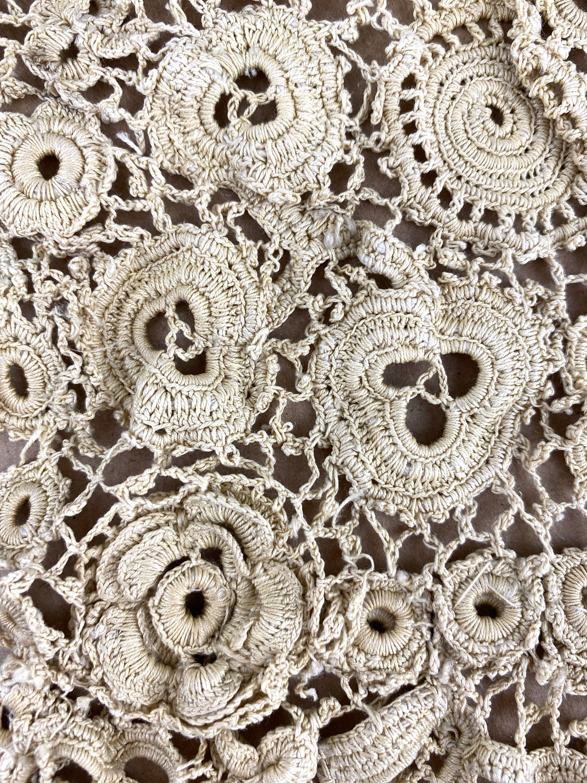 Antique Edwardian Beige Hand-Crochet Collar