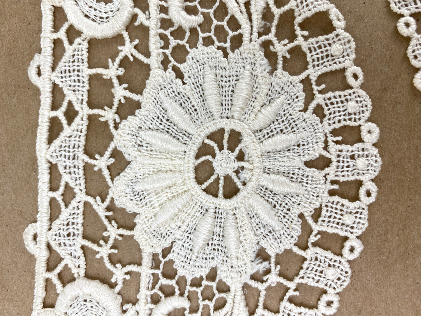 Antique Edwardian White Crochet Lace Collar & Matching Cuffs Set